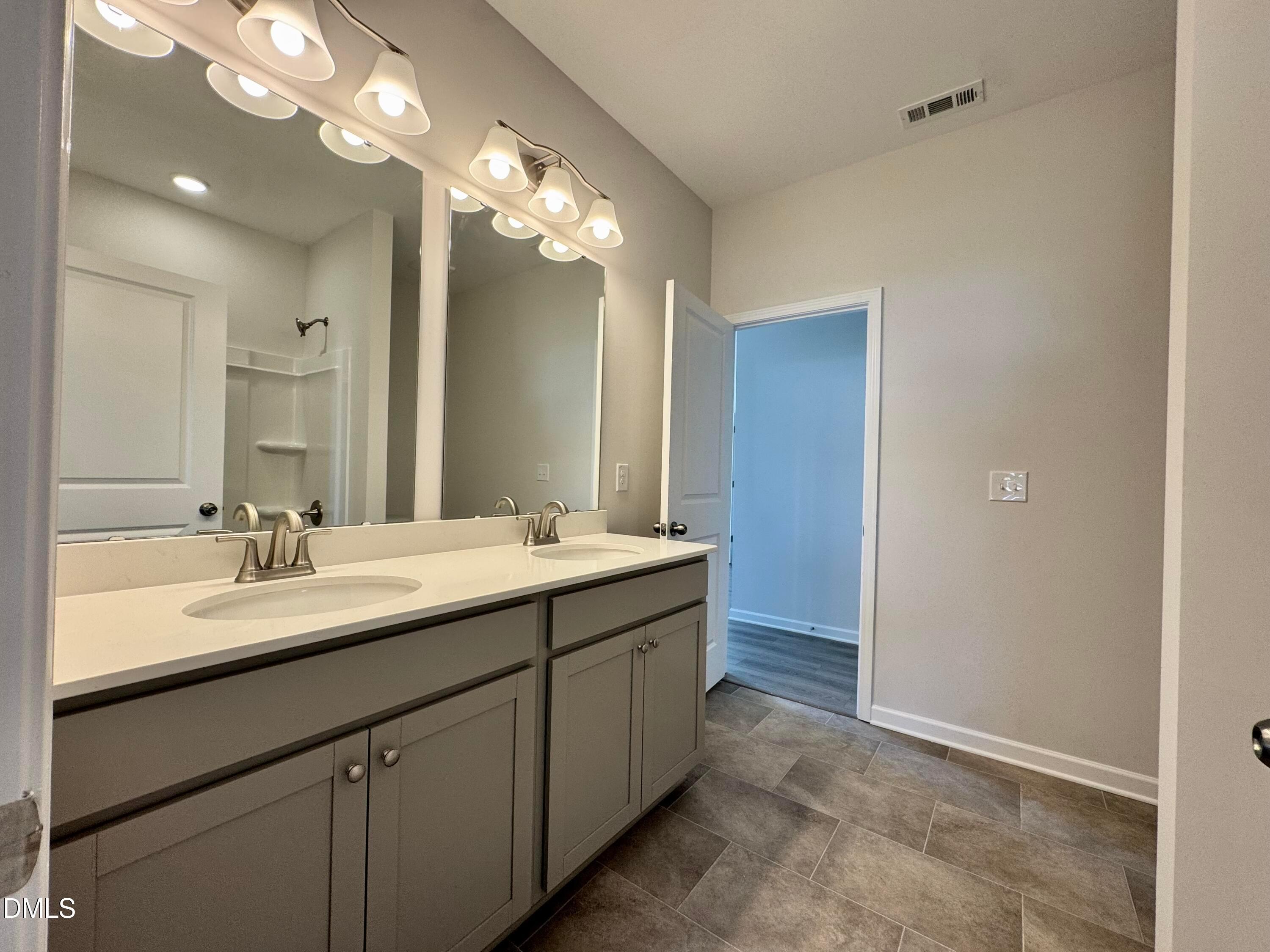 Full Bathroom Vanity