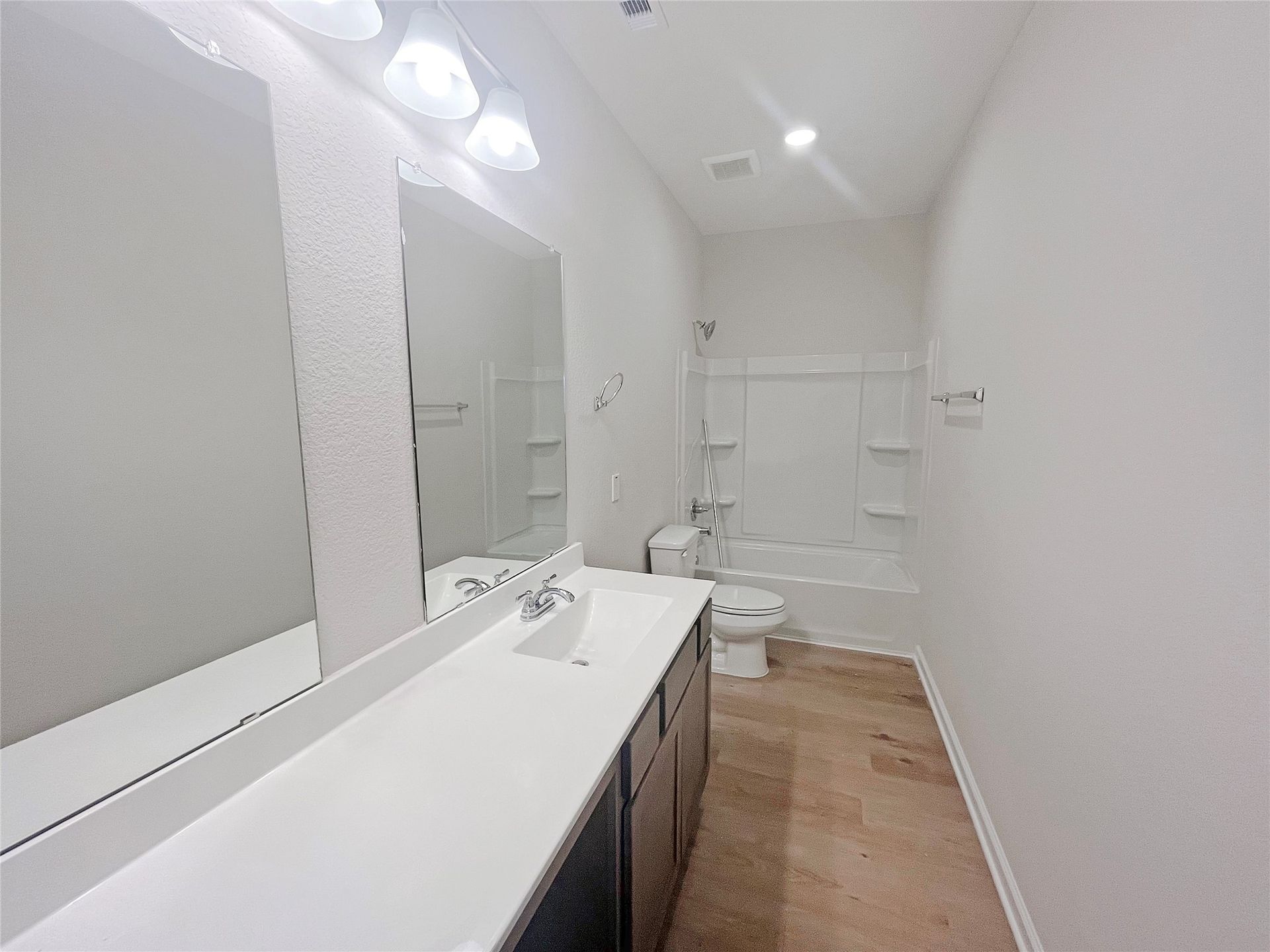 The Robin II- Hall Bath Upstairs. Sample image to be used for example only, colors, options and upgrades vary.