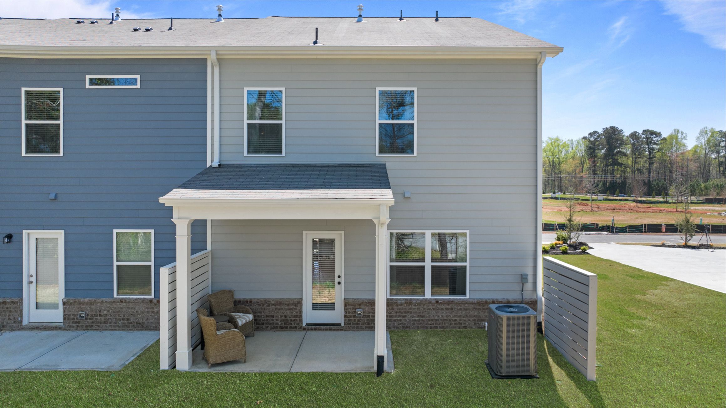 The Ellison II - Back Patio