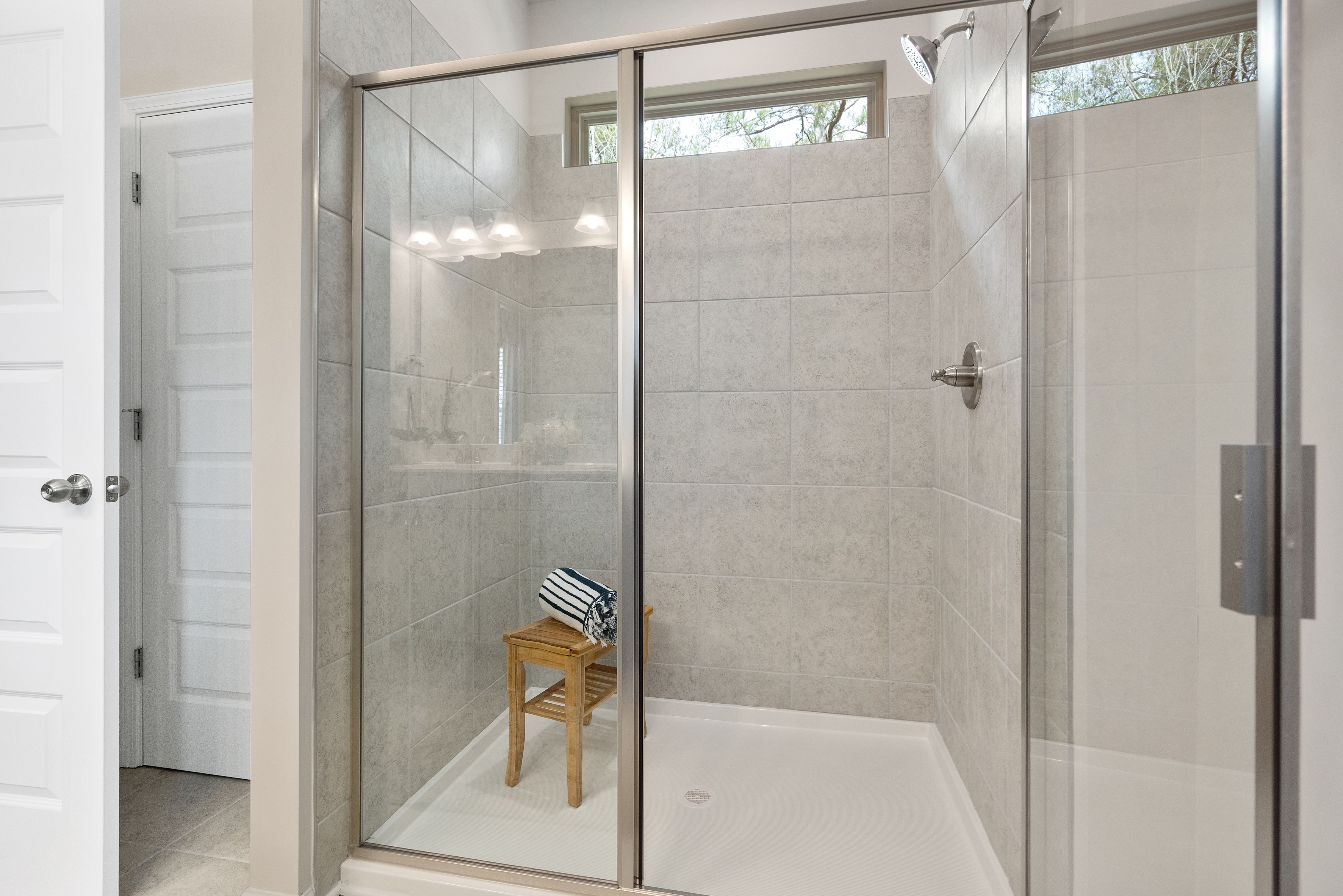 The Ellijay Owner's Bathroom