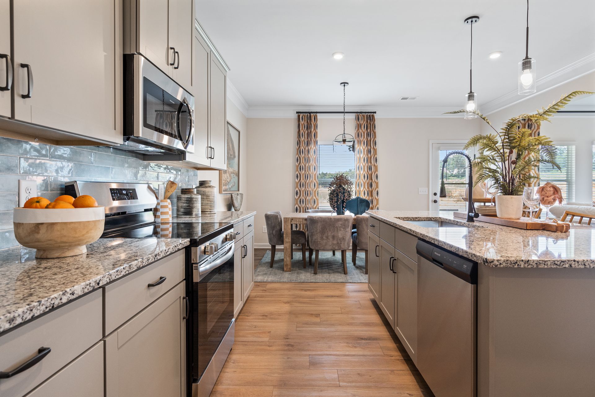 The Harrington - Kitchen & Dining Area