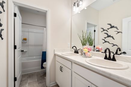 The Coleman - Secondary Bathroom