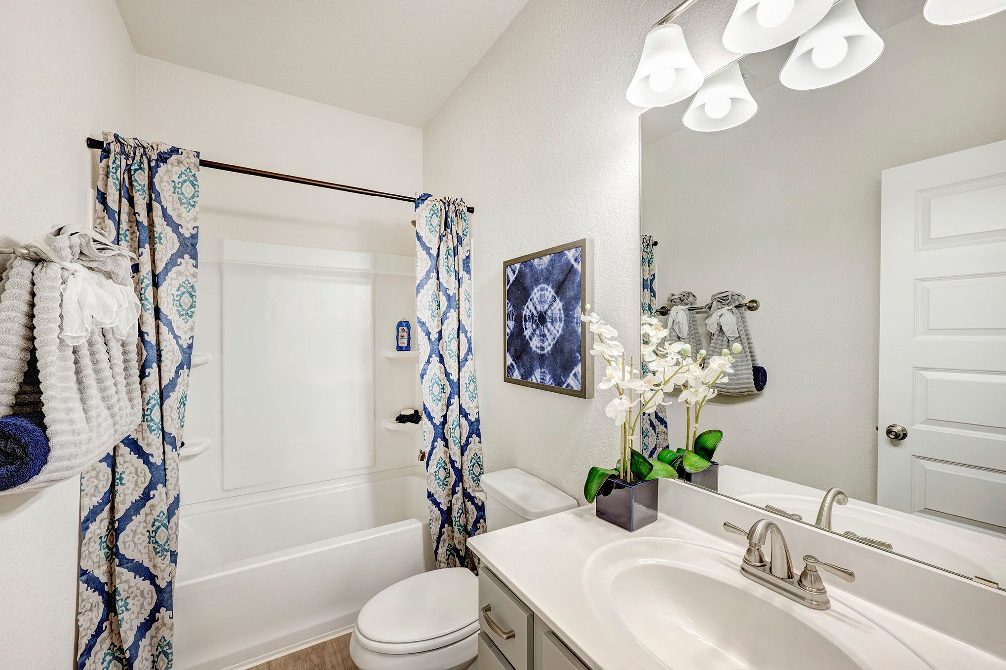 The Oakshire II - Bathroom