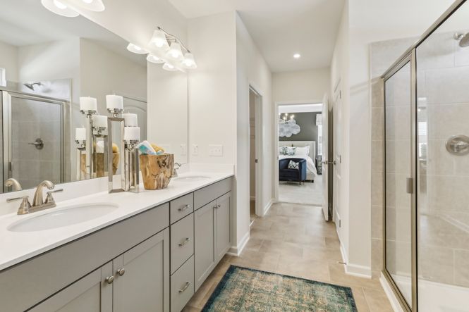 Large Master Bathrooms