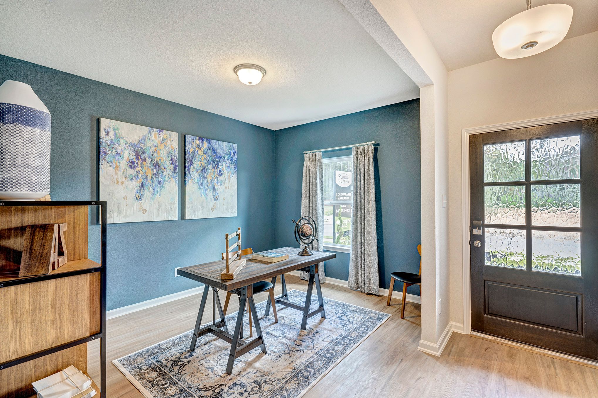 The Oakshire II- Entry and Flex Room