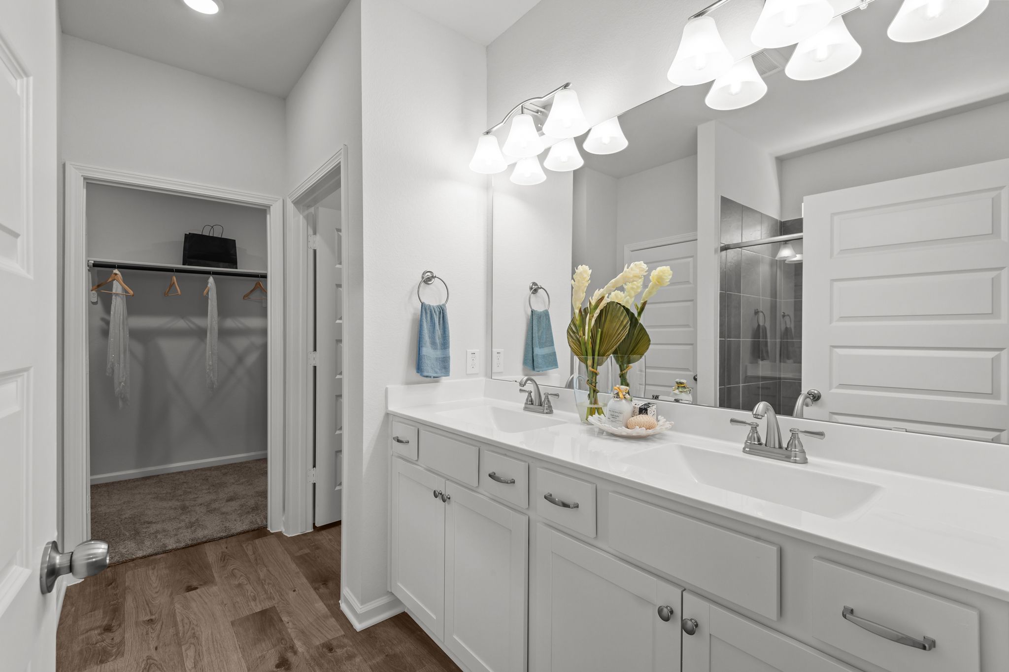 The Sparrow II- Owner's Bathroom