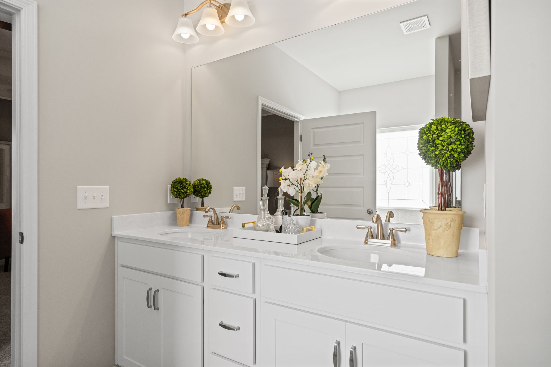 The Langford - Primary Suite Bath