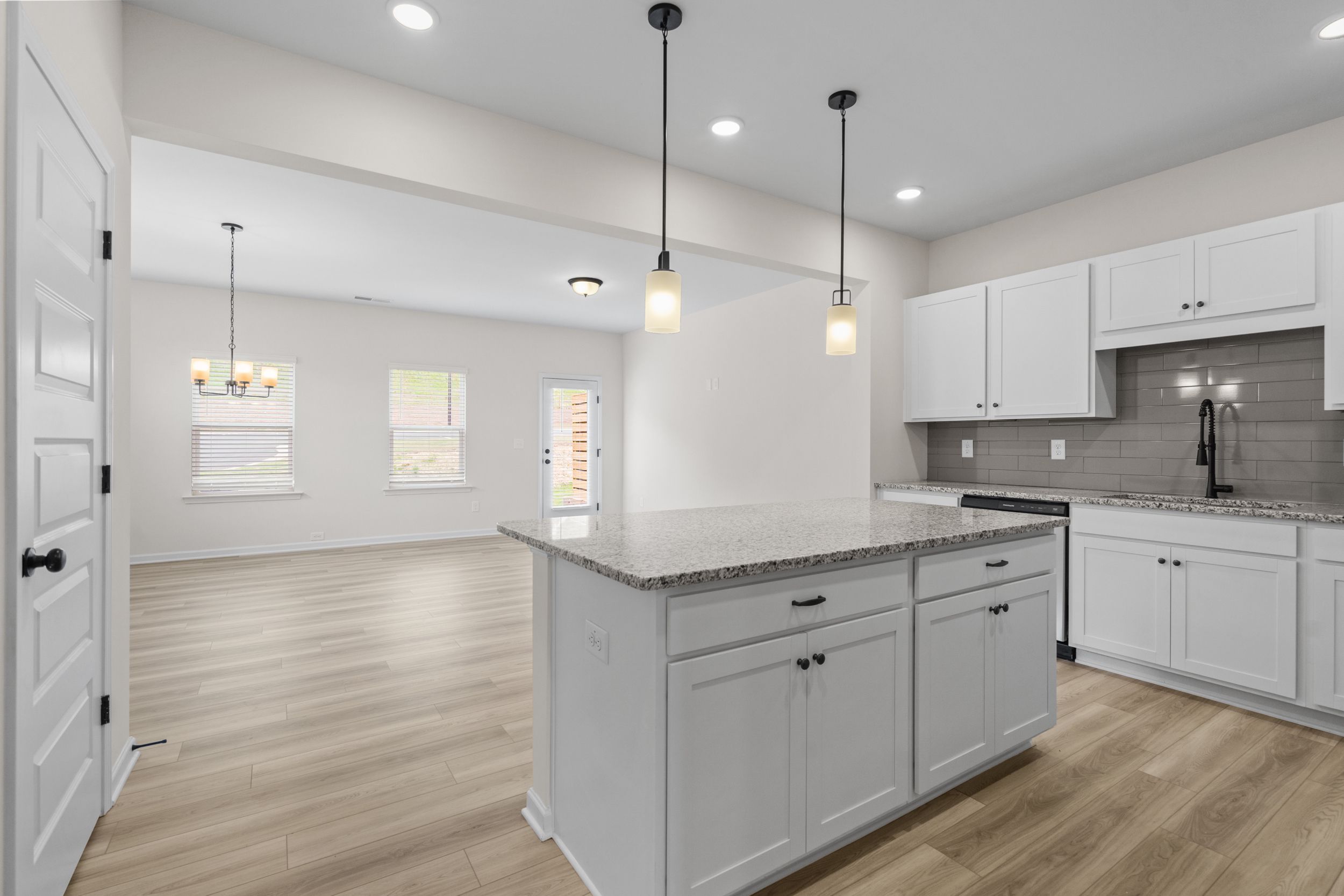 The Suwanee- Kitchen/Dining Area