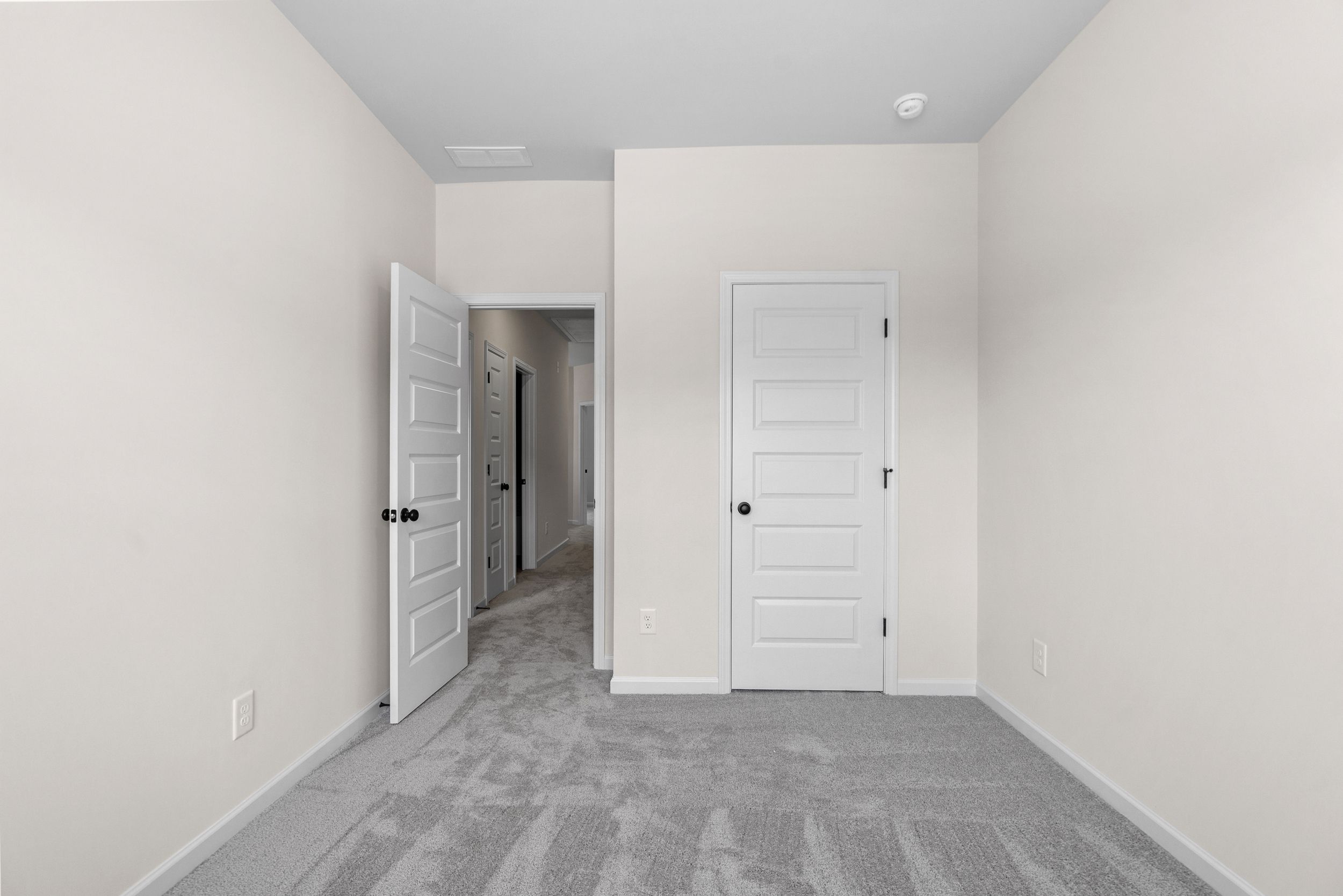 The Suwanee- Bedroom 3