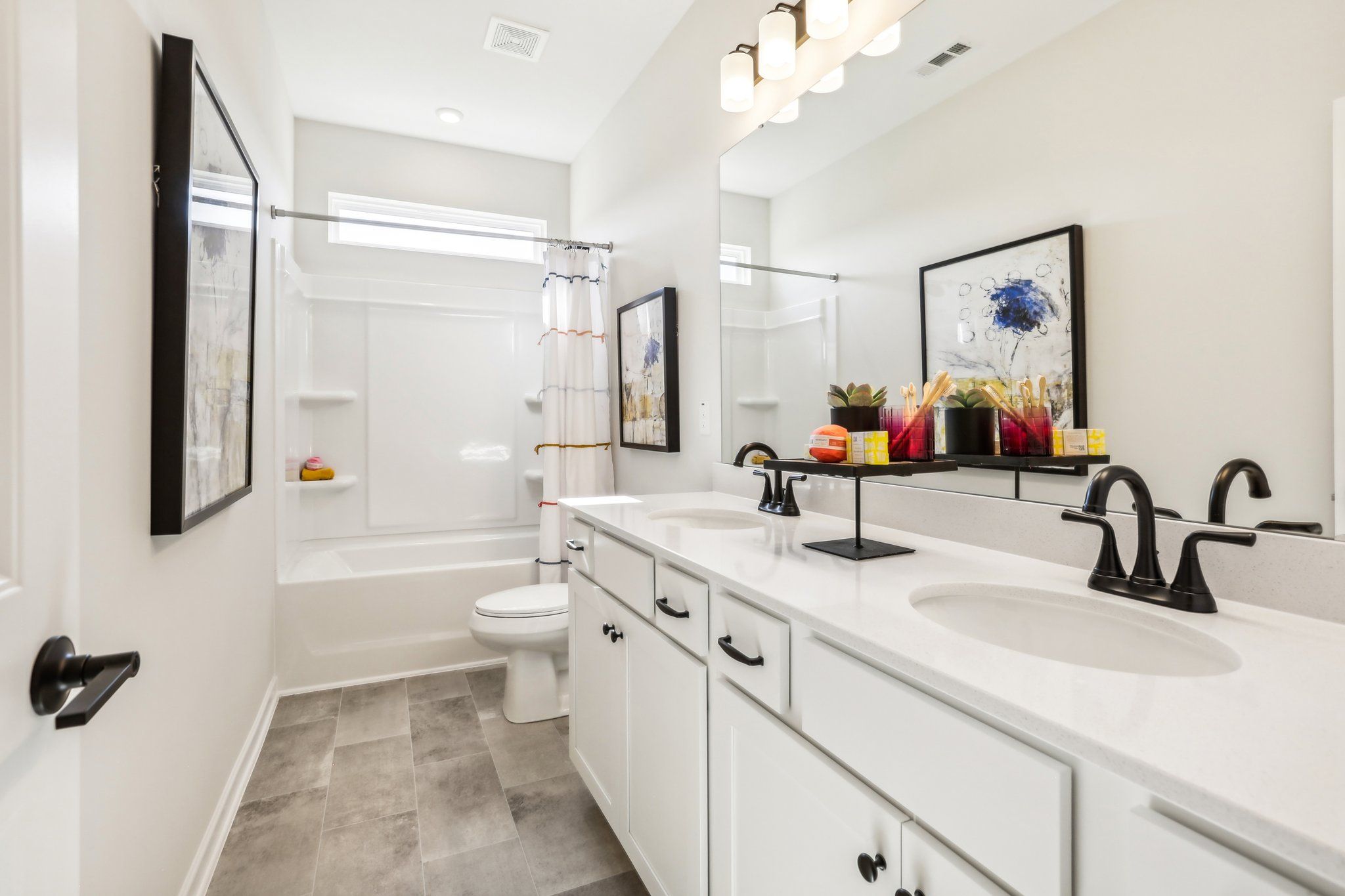 The McGinnis - Secondary Bedroom