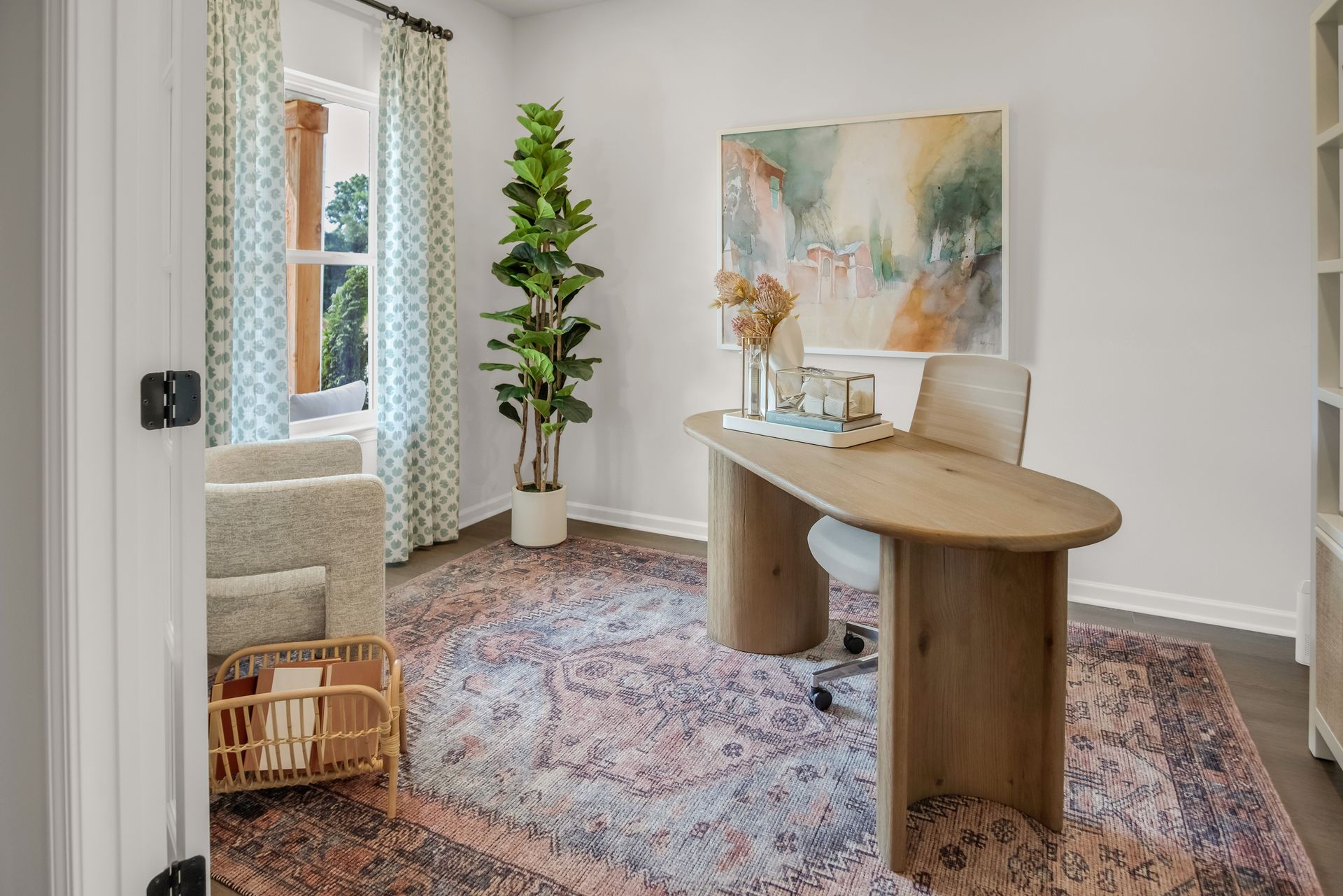 Dining and Office Space Options