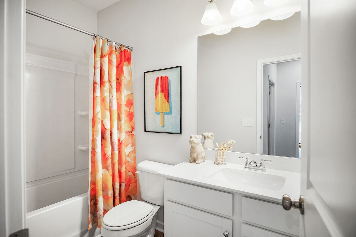 Sonoma - Secondary Bathroom