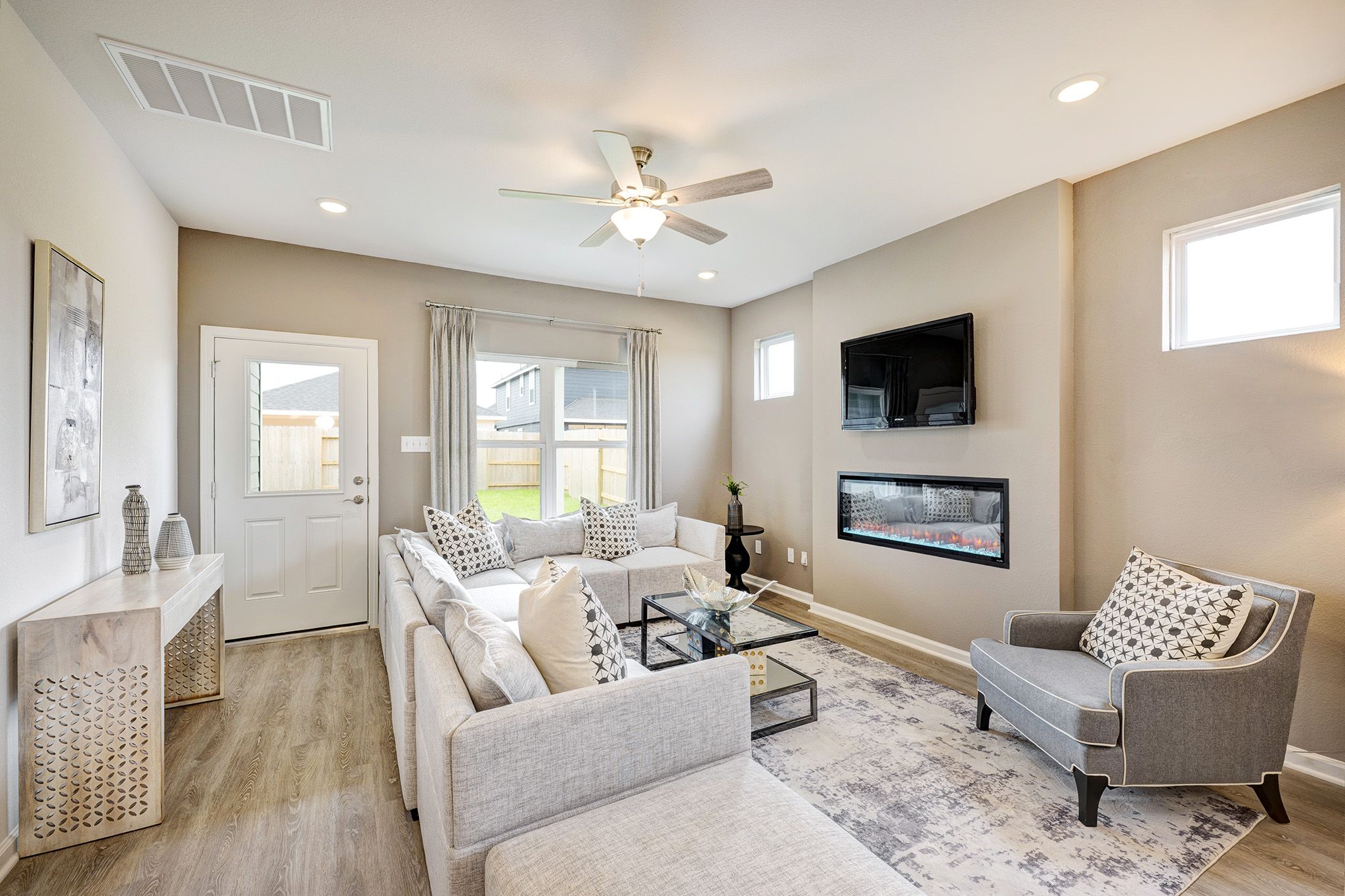 The Robin II- Family Room