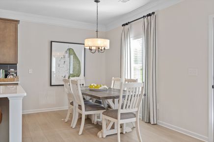 The Harrington - Dining Area