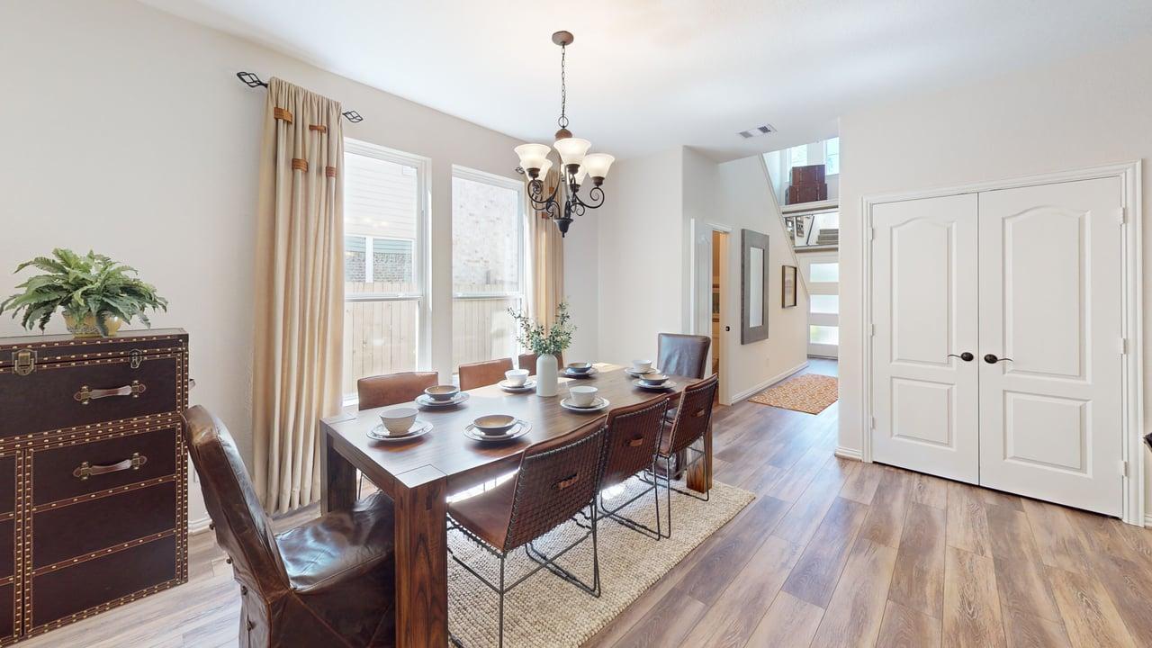The Robin- Dining Area into Foyer