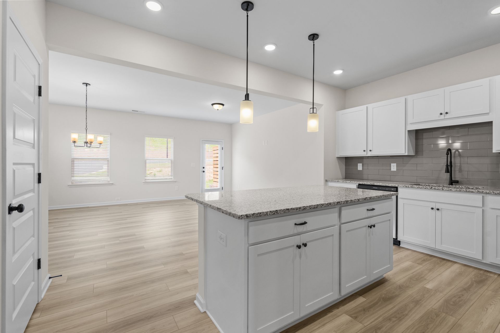 The Suwanee- Kitchen/Dining Area