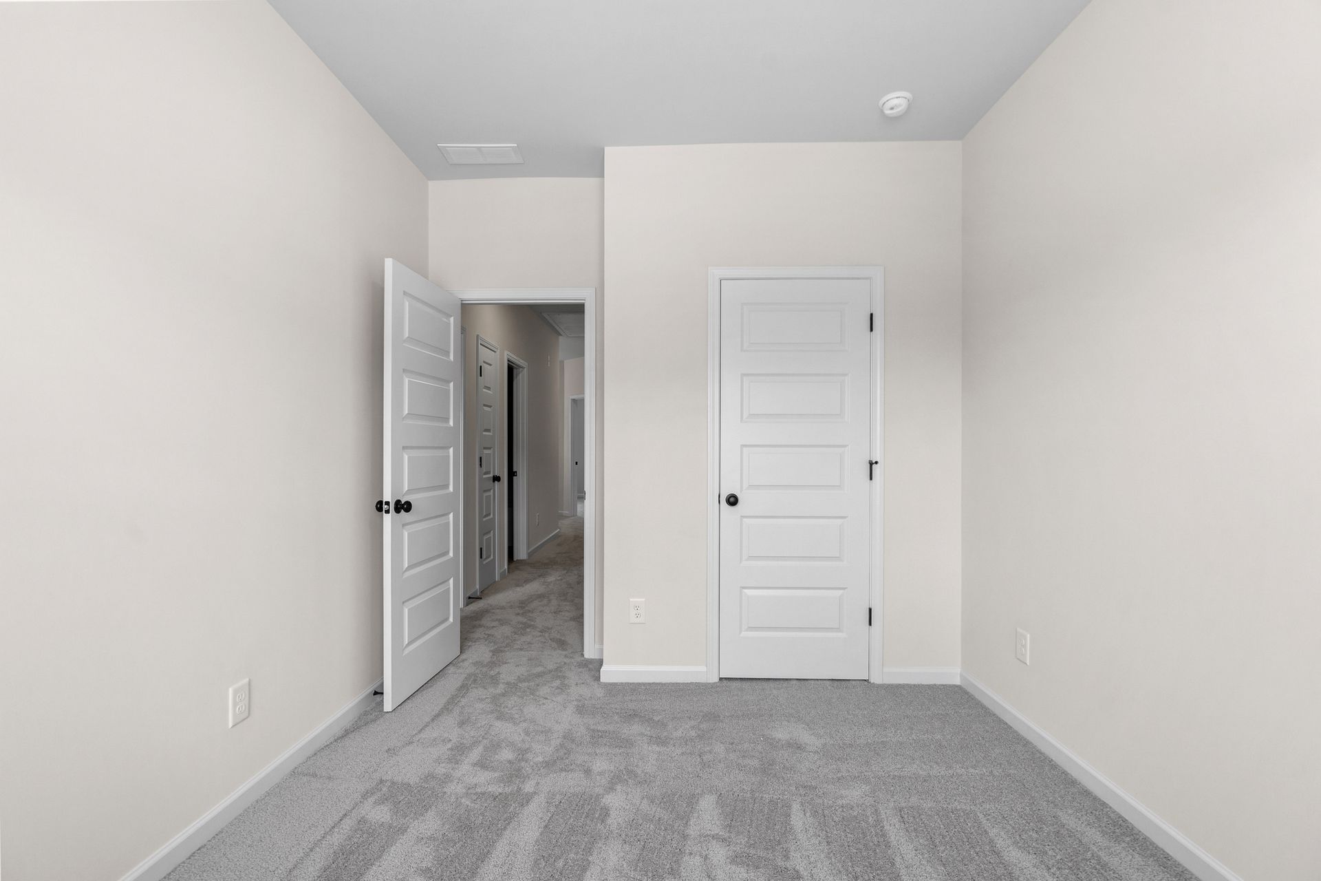 The Suwanee- Bedroom 3