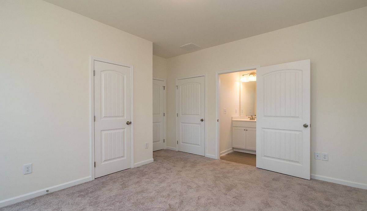 The Fairmont - Primary Suite (Bedroom)