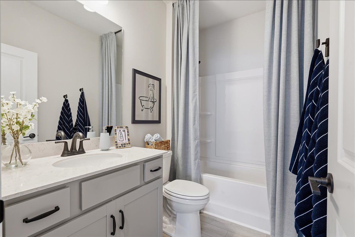 The Ellison II Model - Bathroom