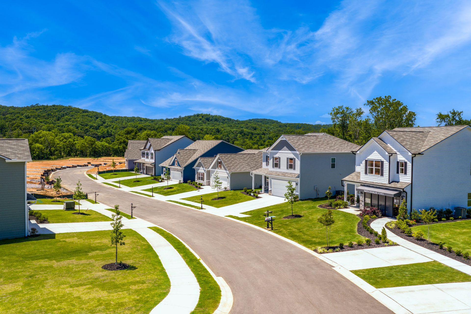 Chestnut Creek Crossing streetscape