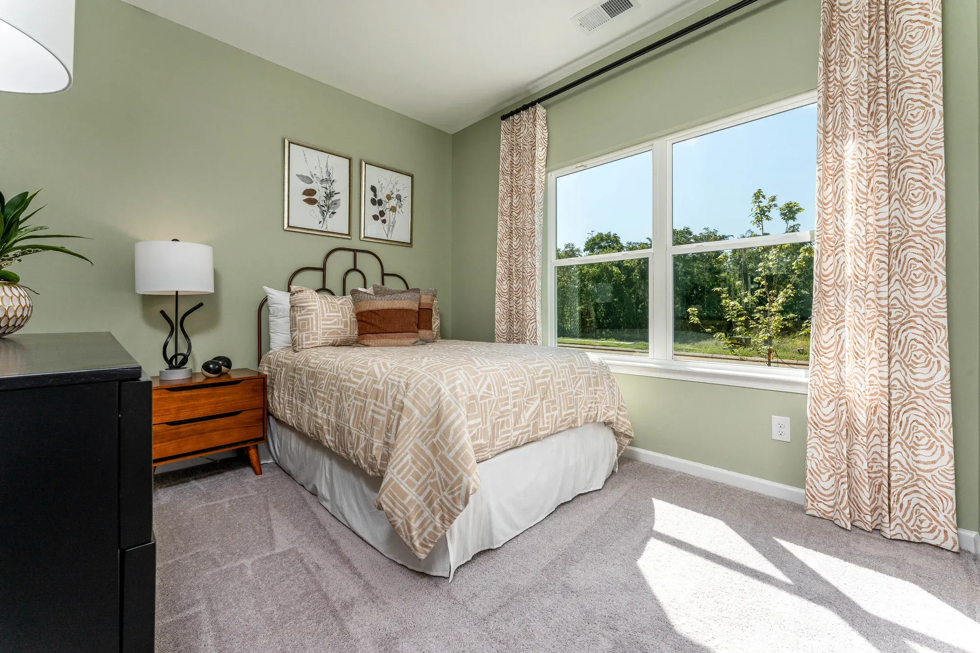 The Reynolds - Secondary Bedroom