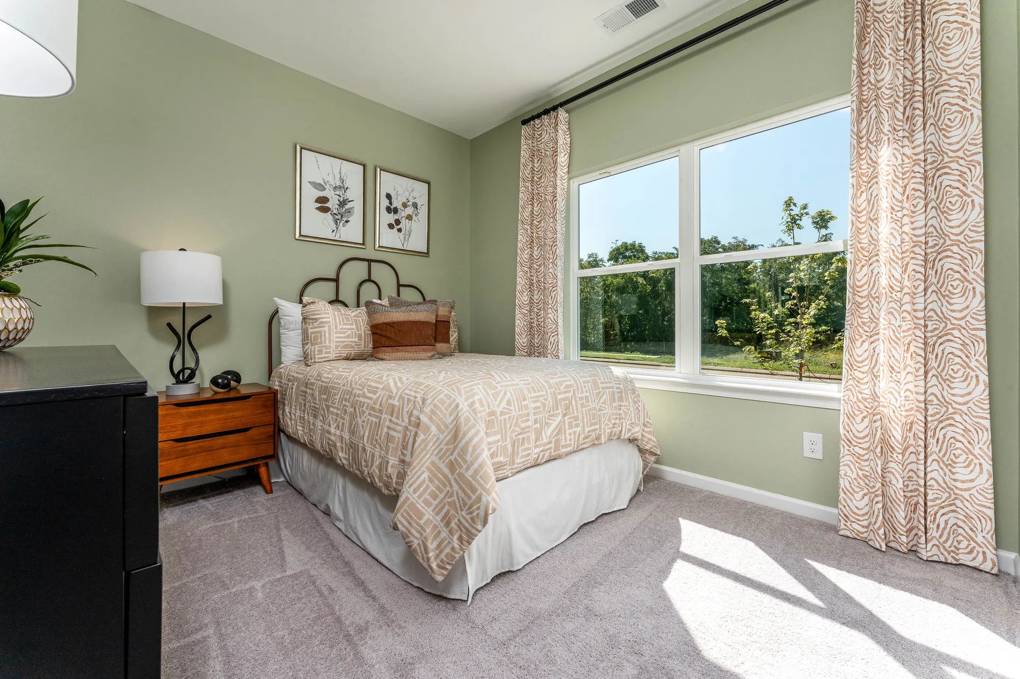 The Reynolds - Secondary Bedroom