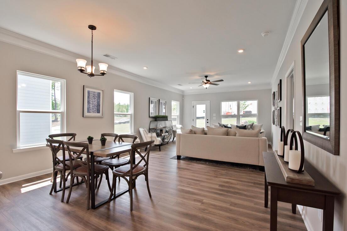 015_Dining Area