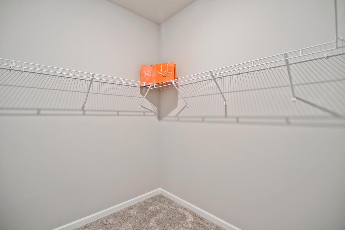 031_Master Closet