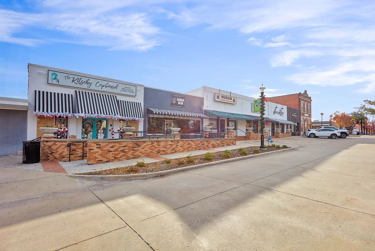 Charming downtown Greenville offers a variety of unique shops and dining options just minutes away