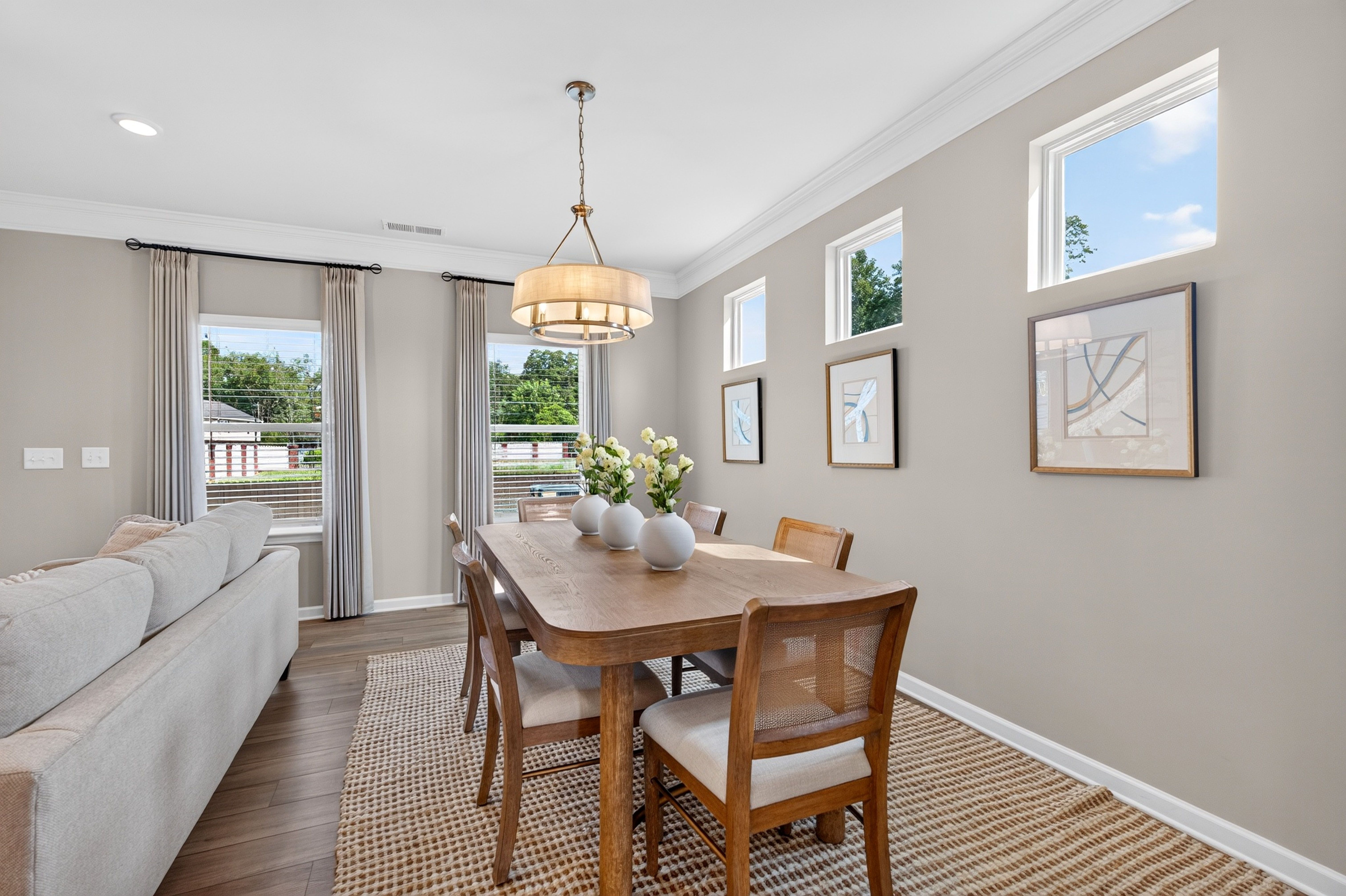 Welcome to the Suwanee model at Johnsons Crossing.