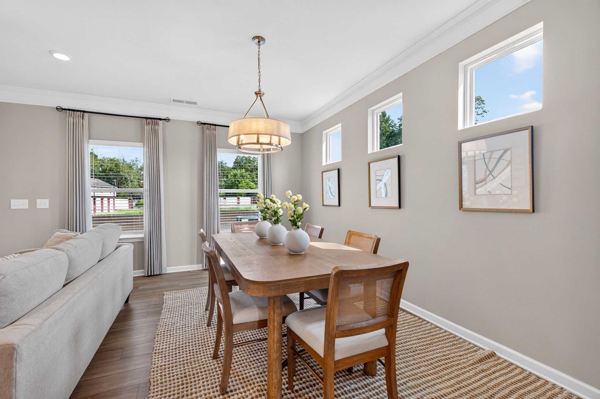 Welcome to the Suwanee model at Johnsons Crossing.