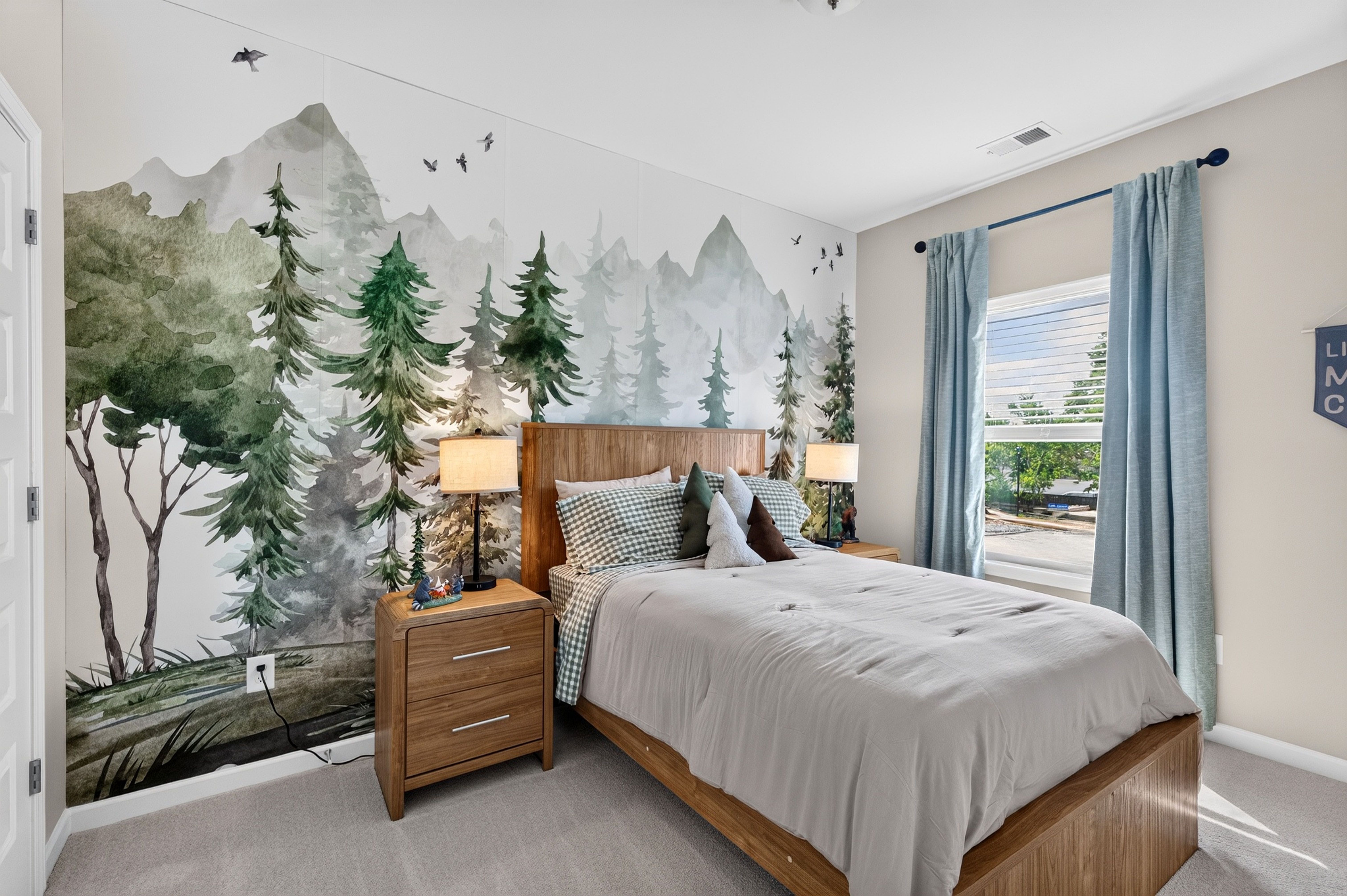 Welcome to the Suwanee model at Johnsons Crossing.