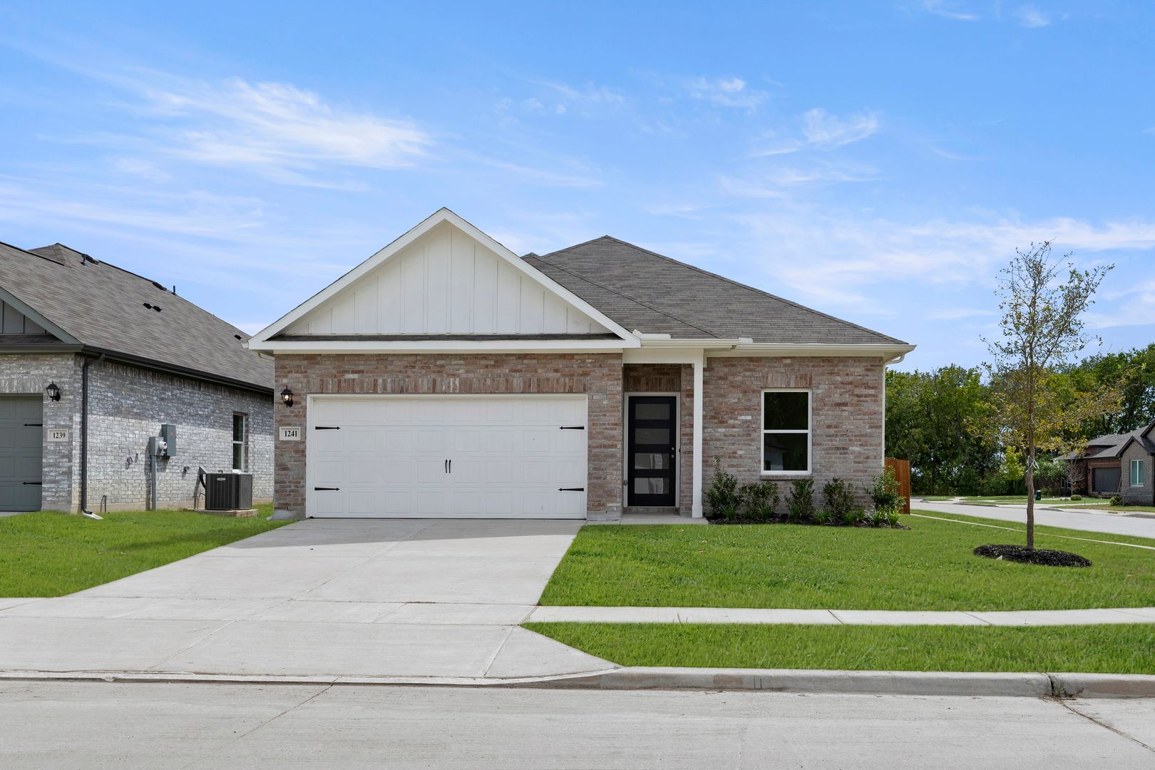 1241 Anderson Drive (The Oakshire II)