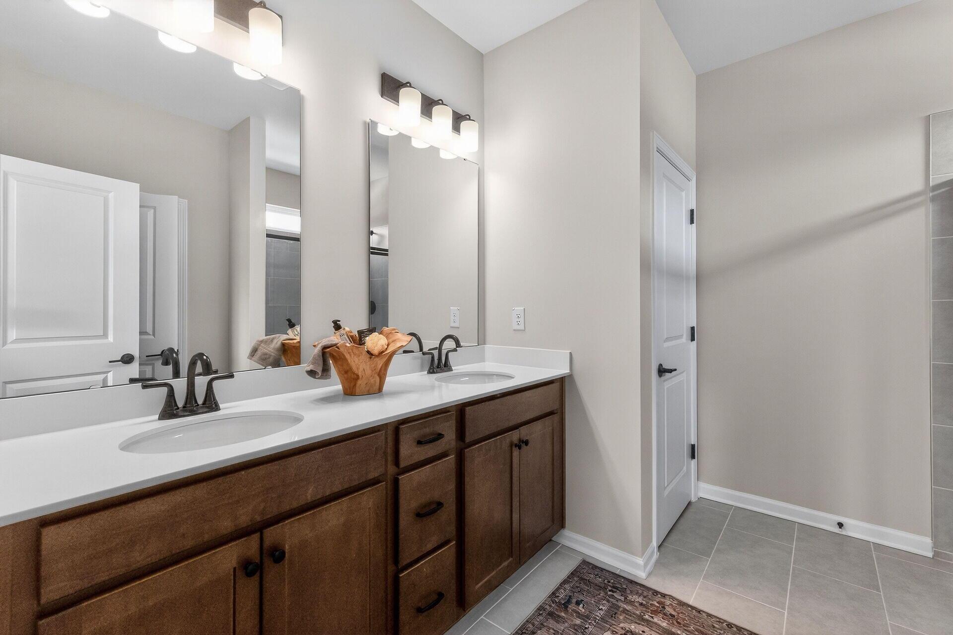 025-1920x1080-primary-bath