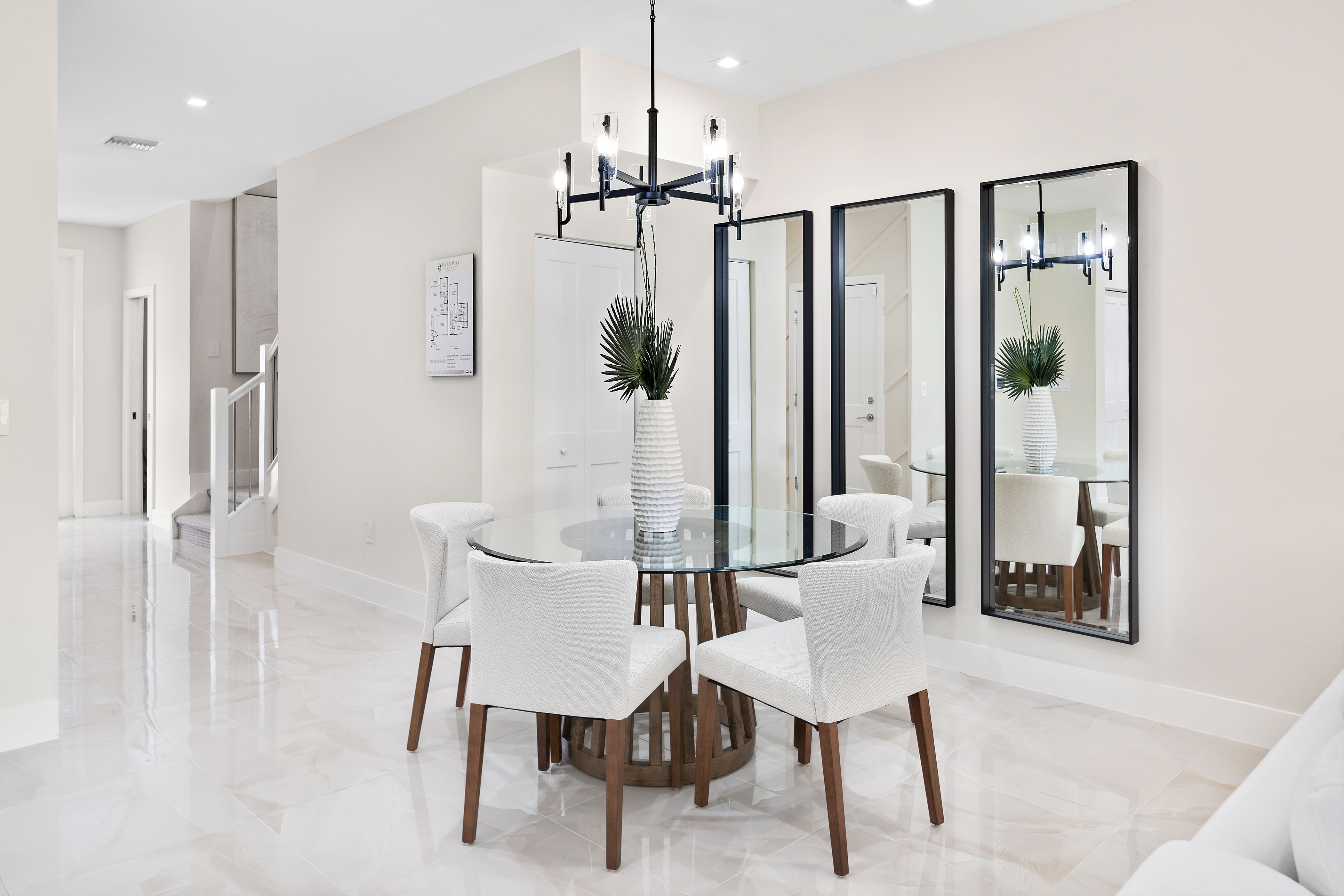 THE DAPHNE (D) MODEL