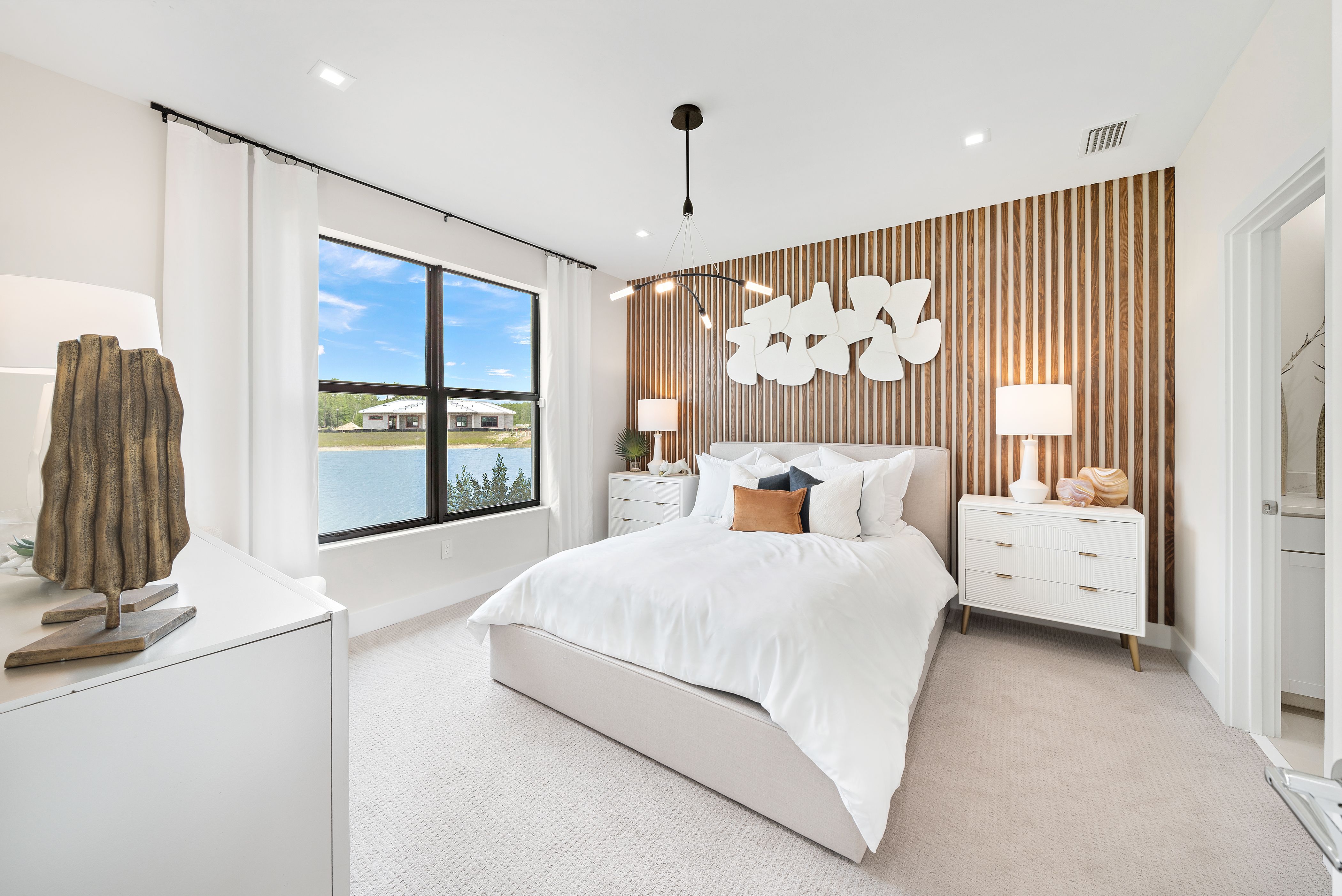 THE DAPHNE (D) MODEL