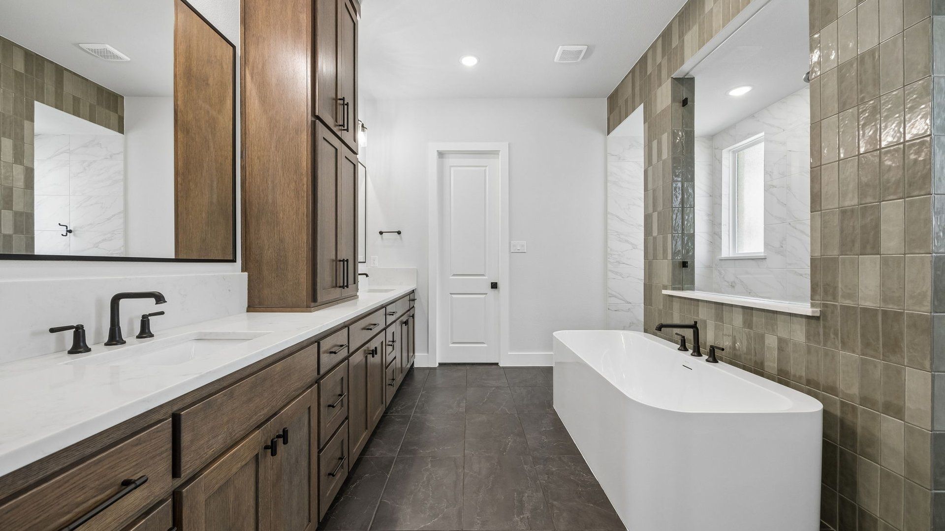 Owner's Bath