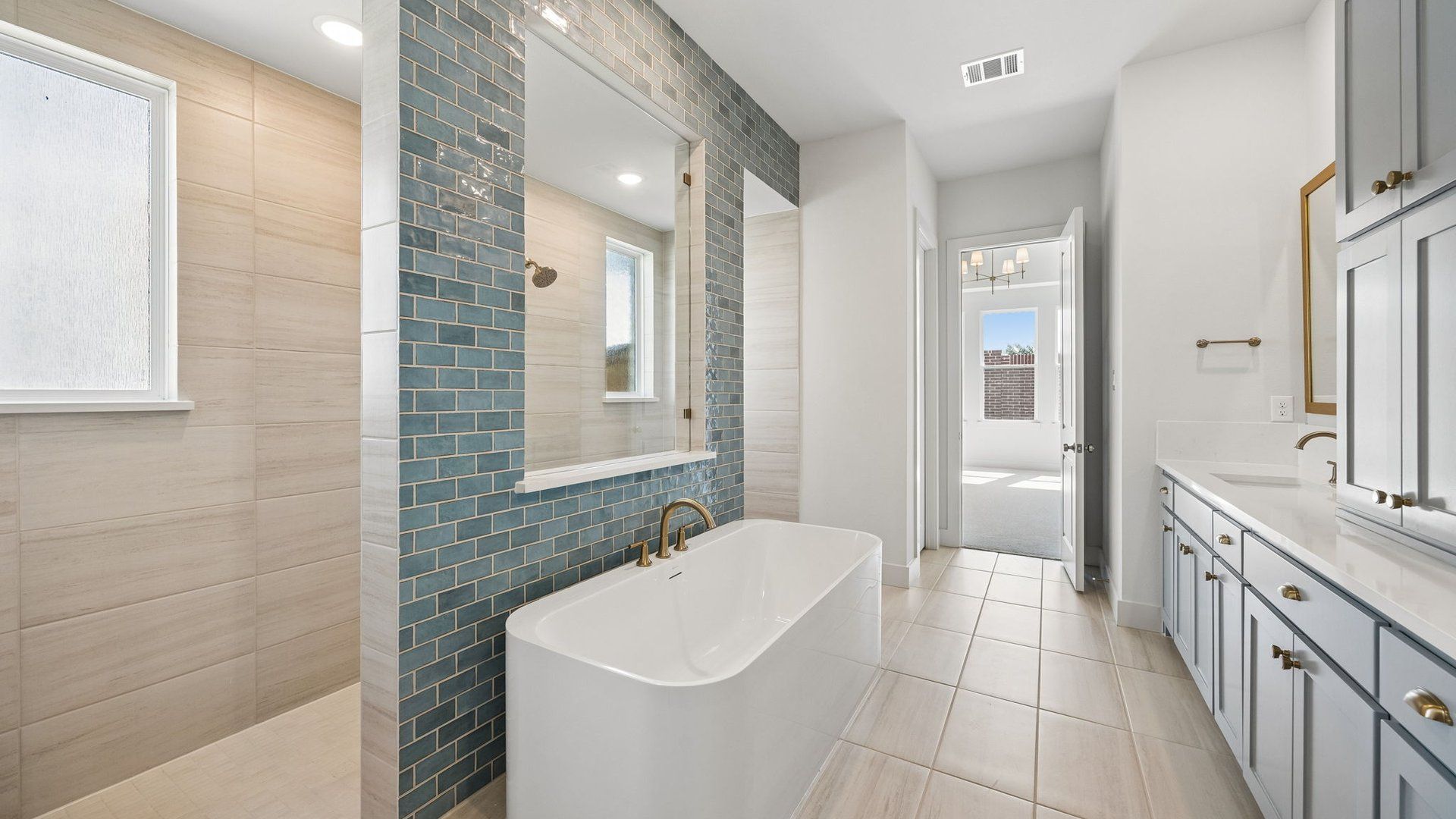 Owner's Bath