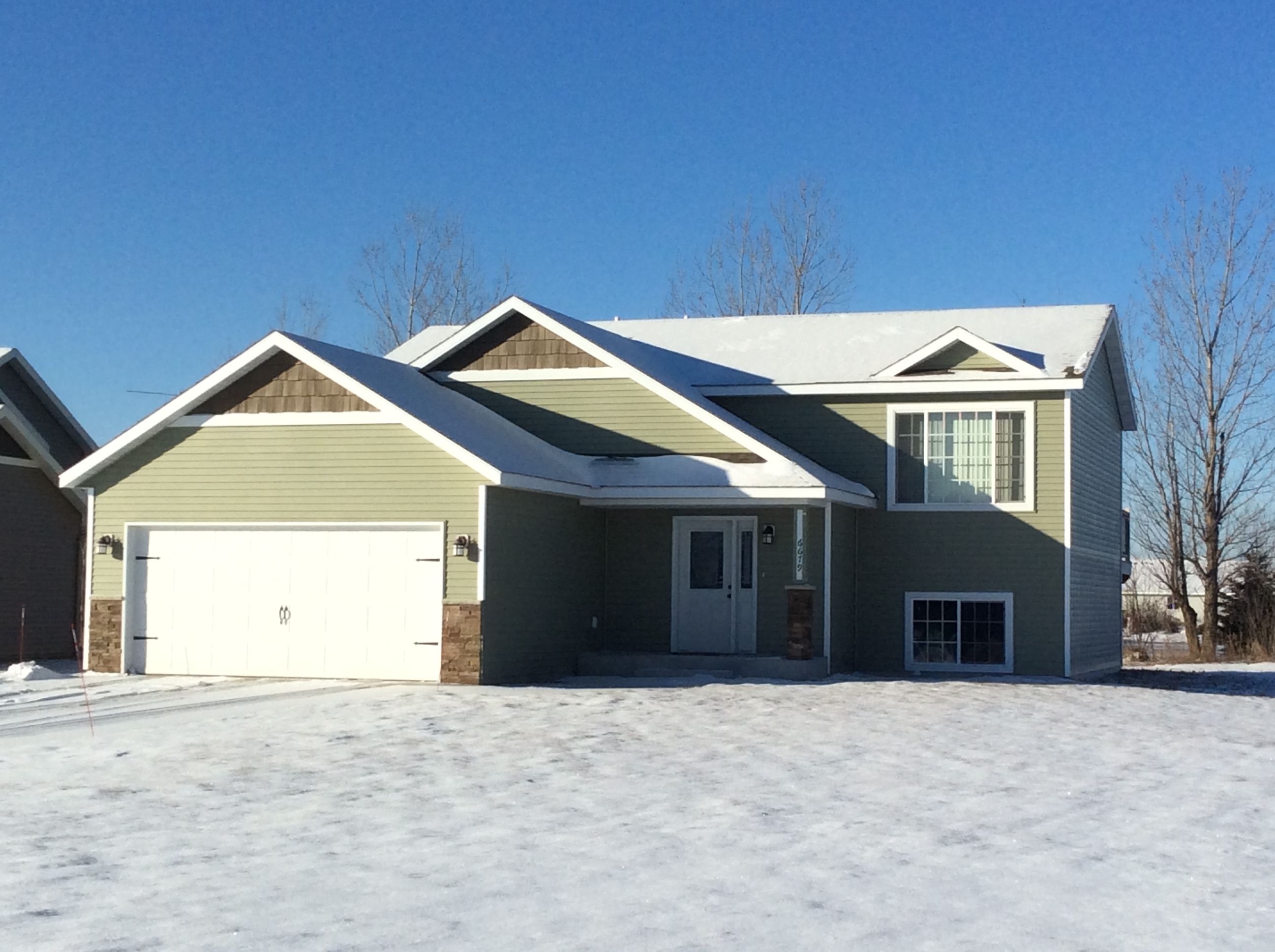 casa en Spoden Builders LLC. por Spoden Builders LLC.