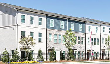casa en The Beacon at Old Peachtree Townhomes por Stanley Martin Homes