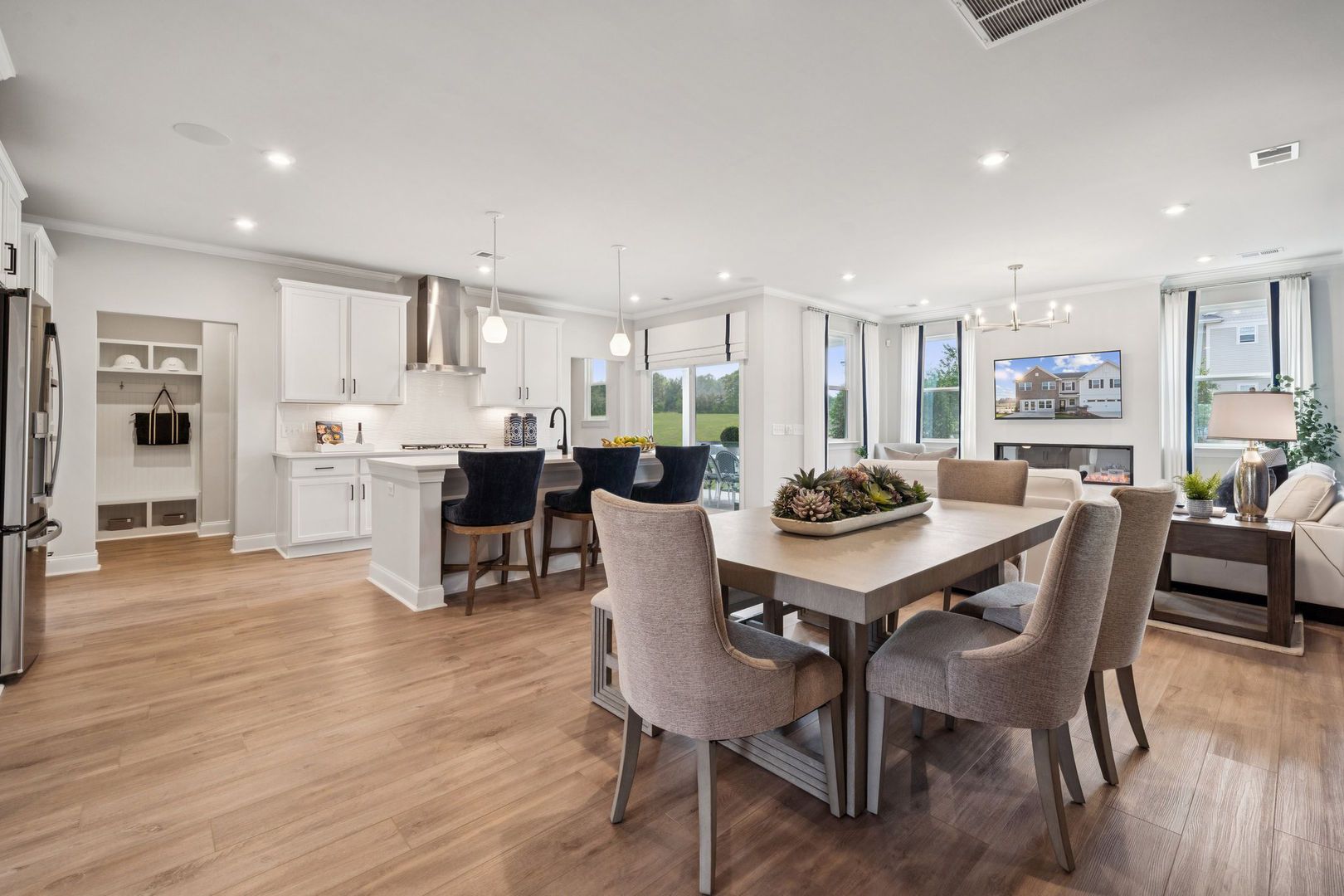 1289 Margo Mannor (The Sedgewyck)