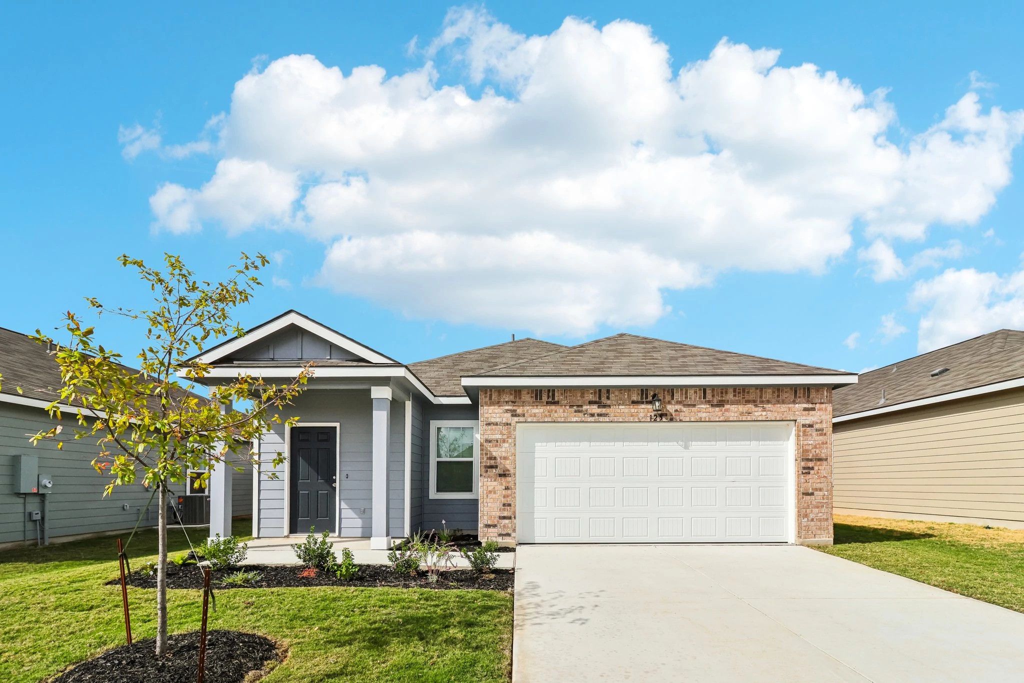 12813 Amber Grass Drive. Buda, TX 78610