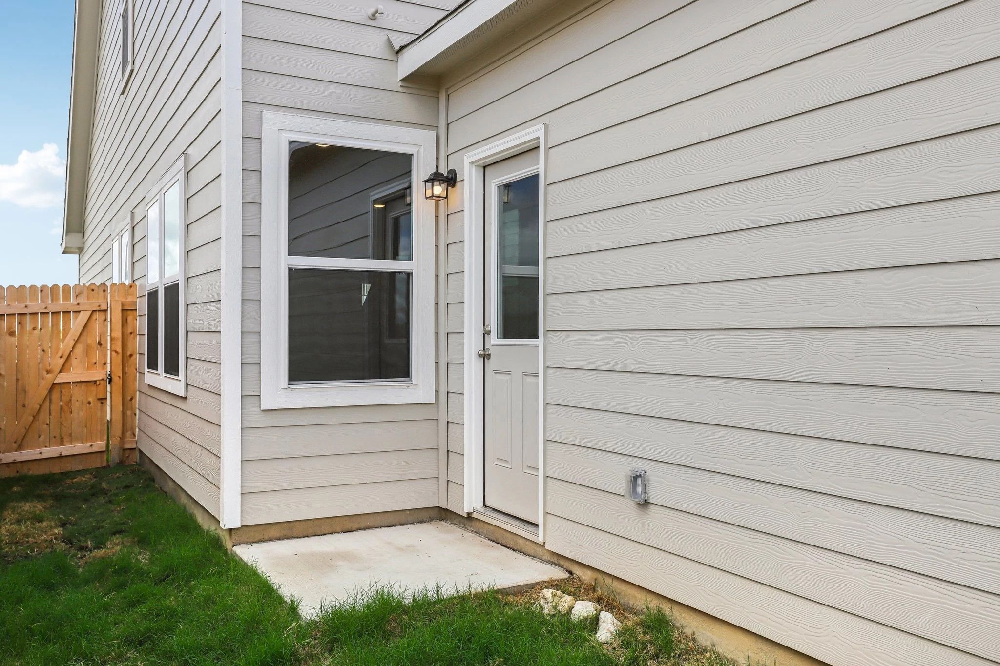 10644 Harlequinn. Adkins, TX 78101