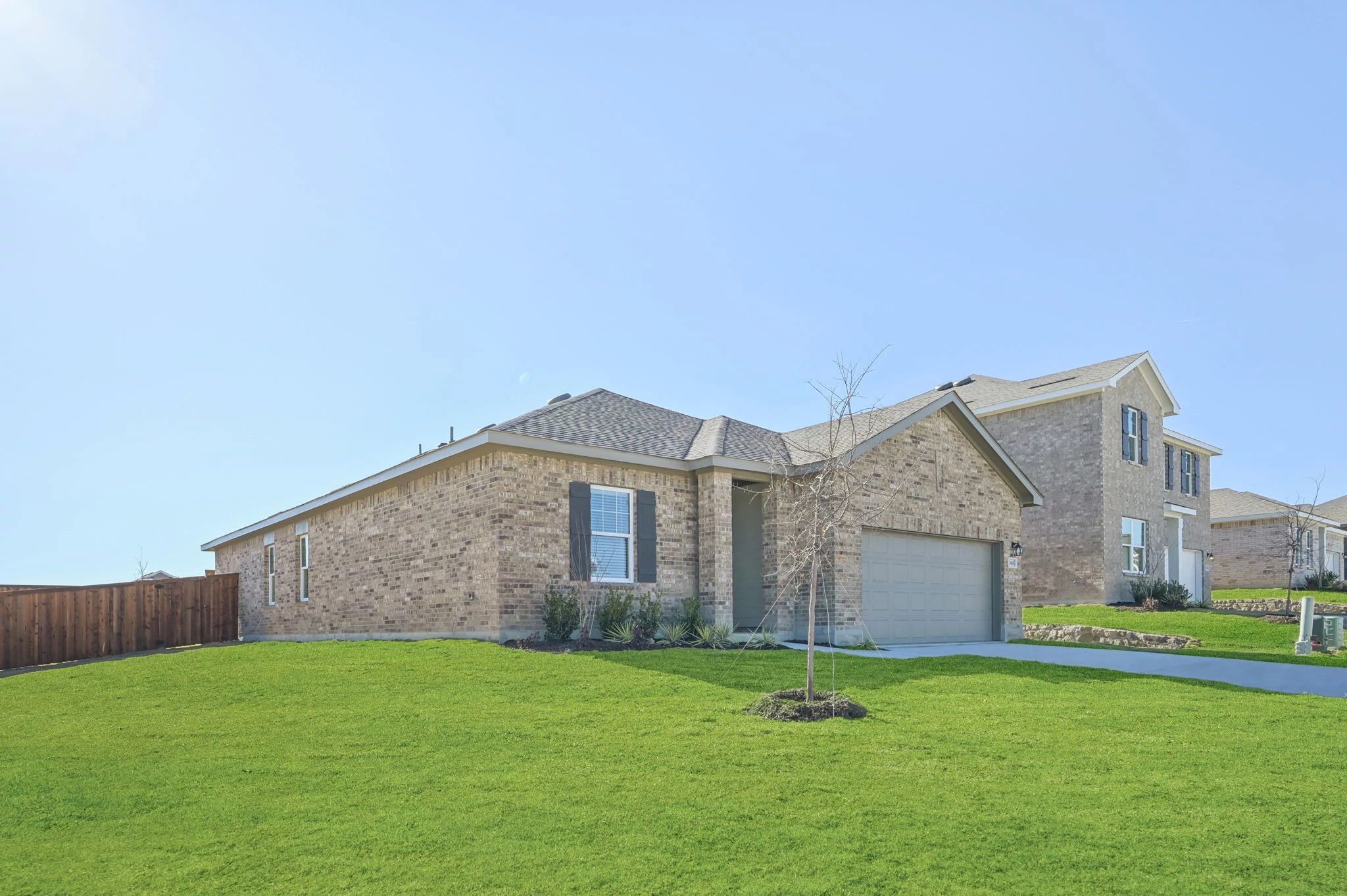 3706 Quartz Manor Drive. Angleton, TX 77515