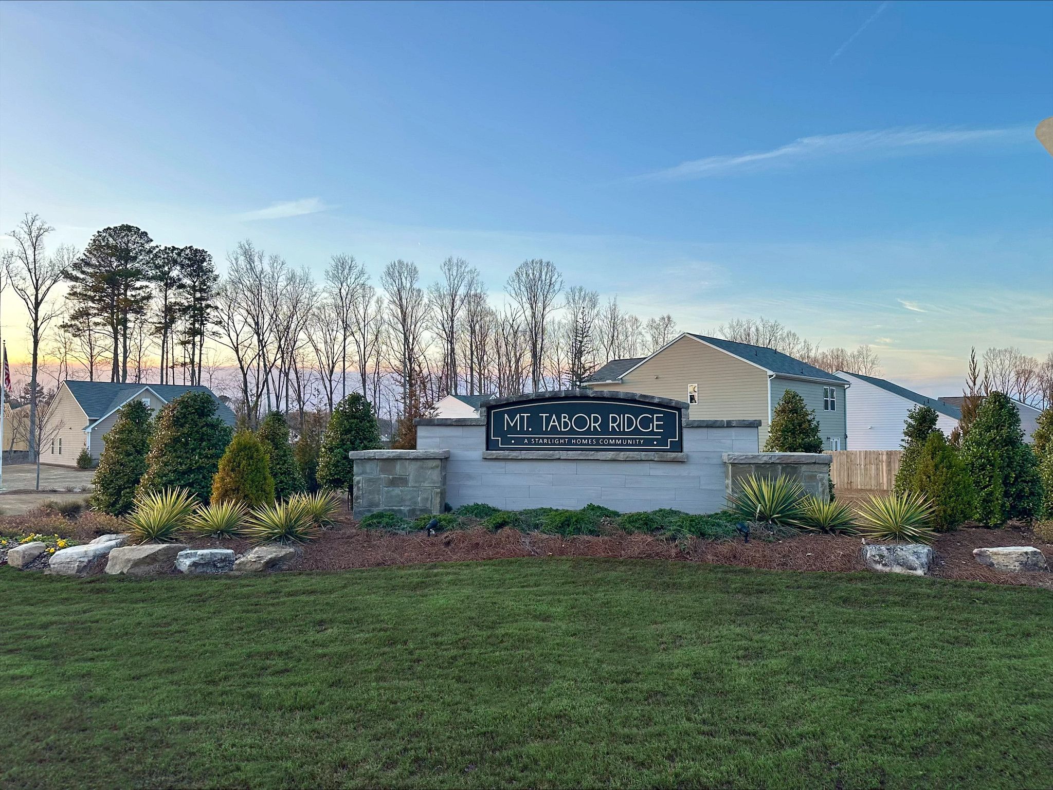 casa en Mt. Tabor Ridge por Starlight Homes