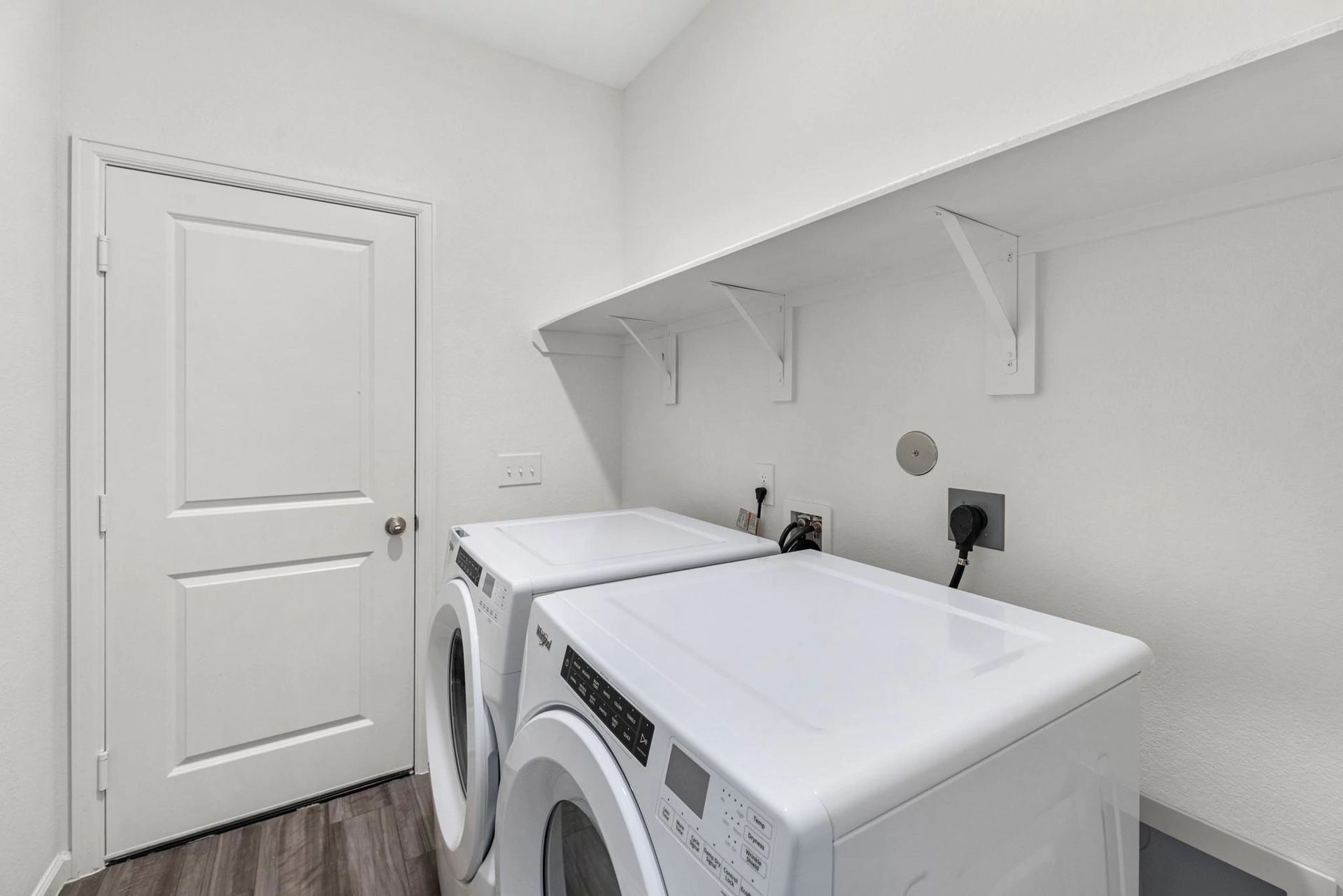 Luna The Luna Laundry Room