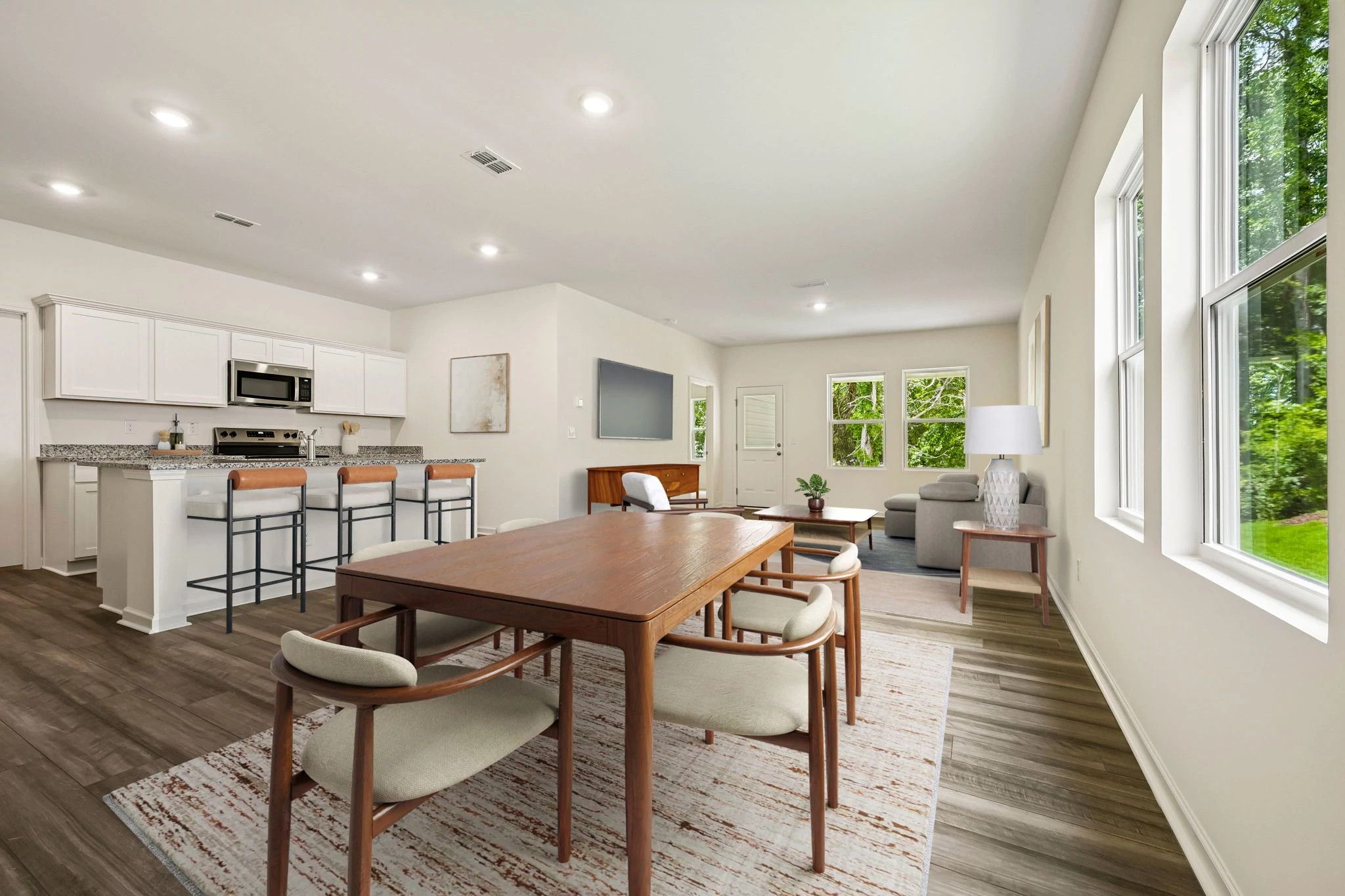 Everest The Everest Dining Room, Kitchen and Family Room