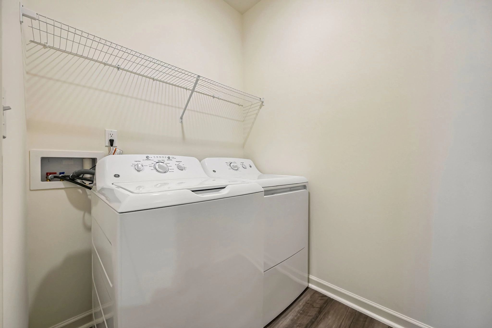 Everest The Everest Laundry Room