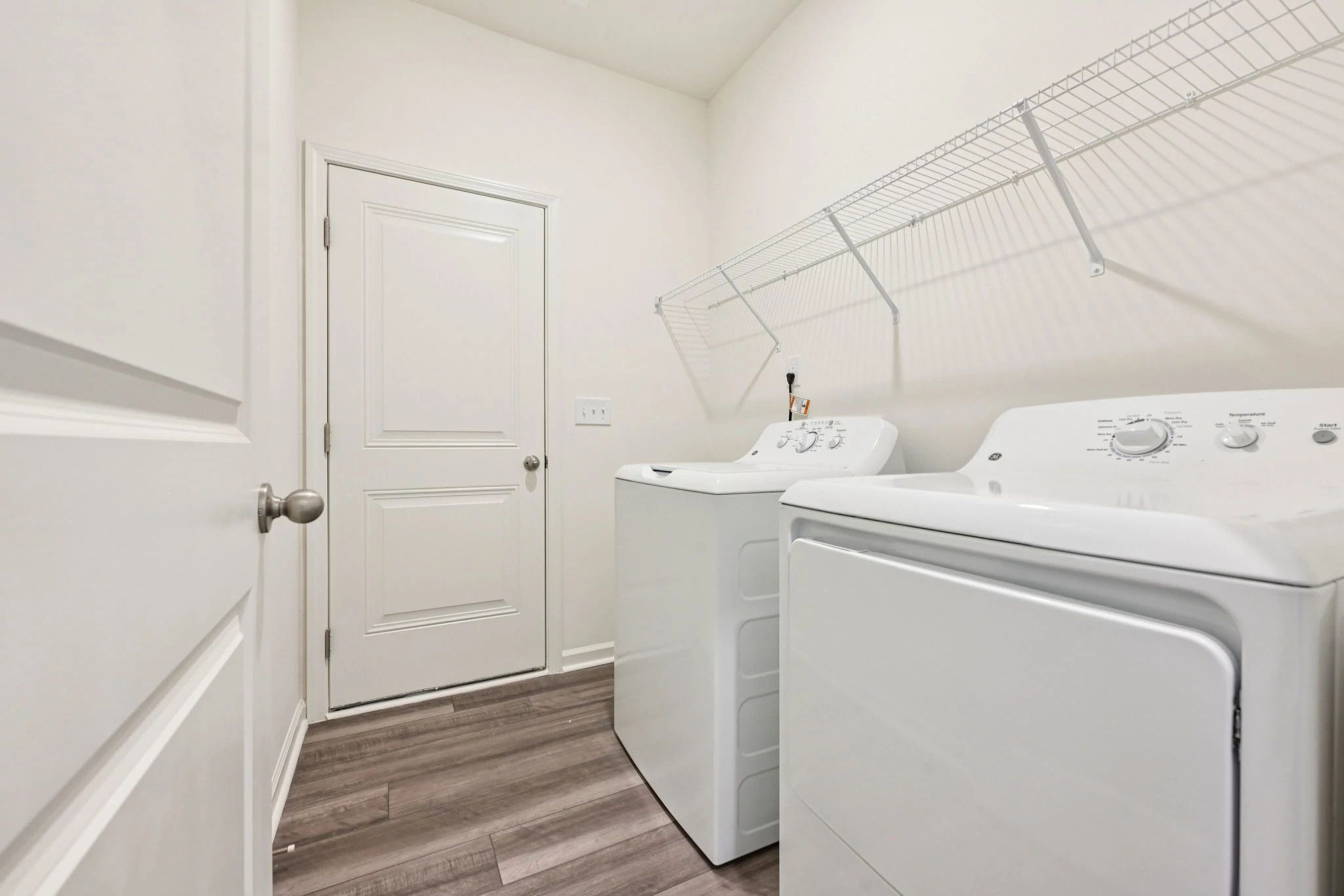 Luna The Luna Laundry Room