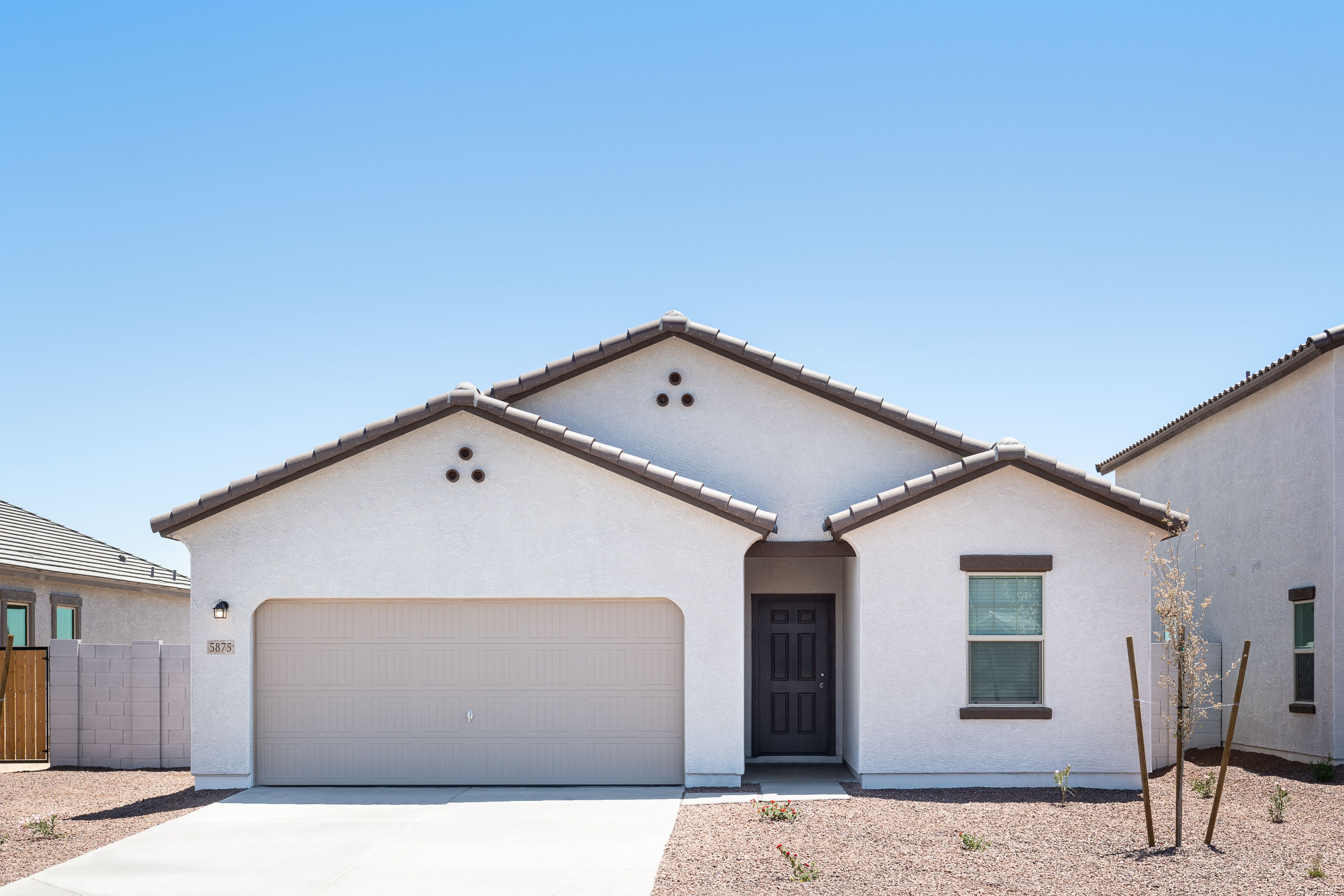 2039 East Harness Lane. San Tan Valley, AZ 85140